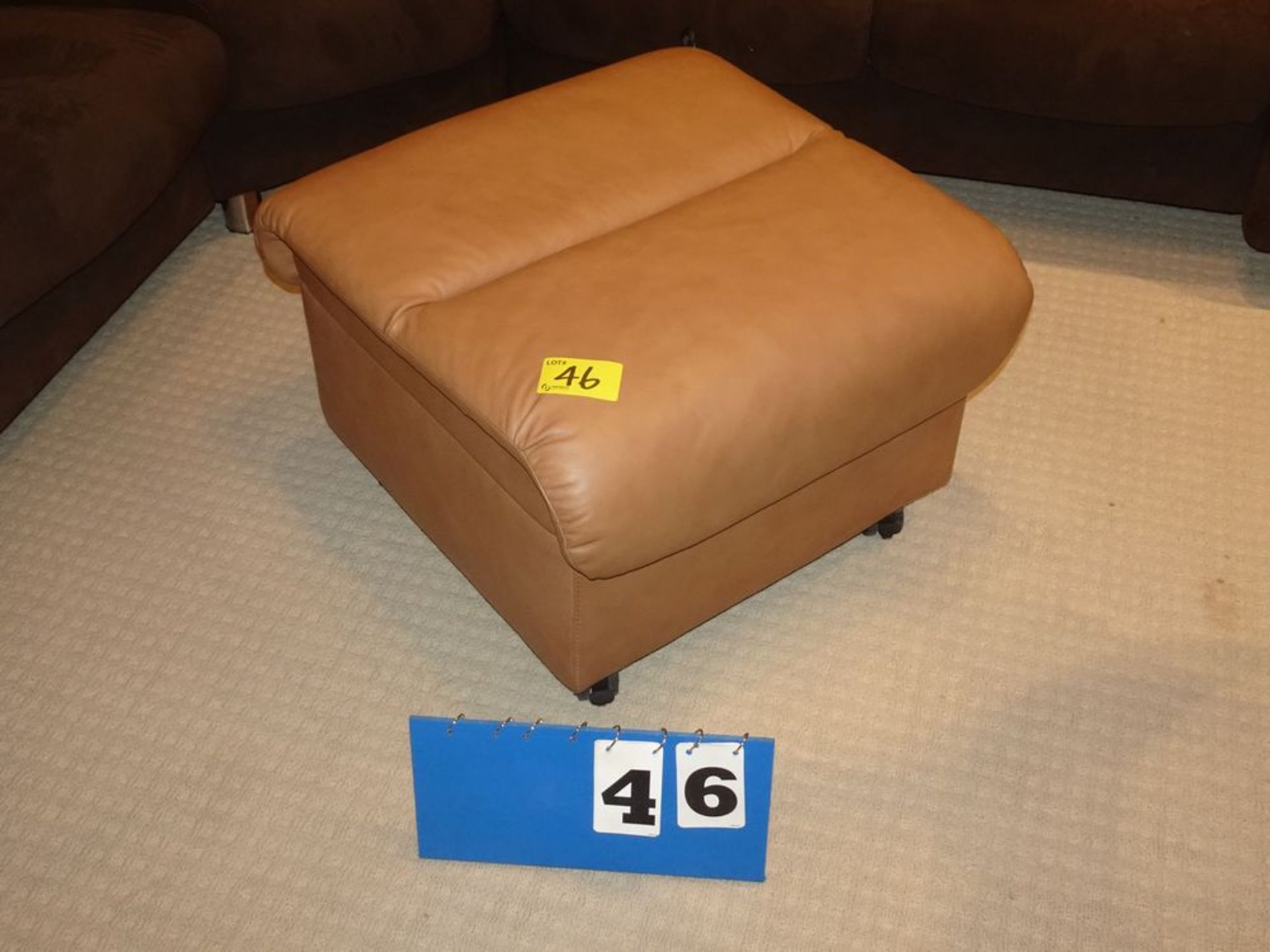 STRESSLESS SOFT OTTOMAN LARGE, PALAOMA TAUPE W/STORAGE MODEL # ER-5241001