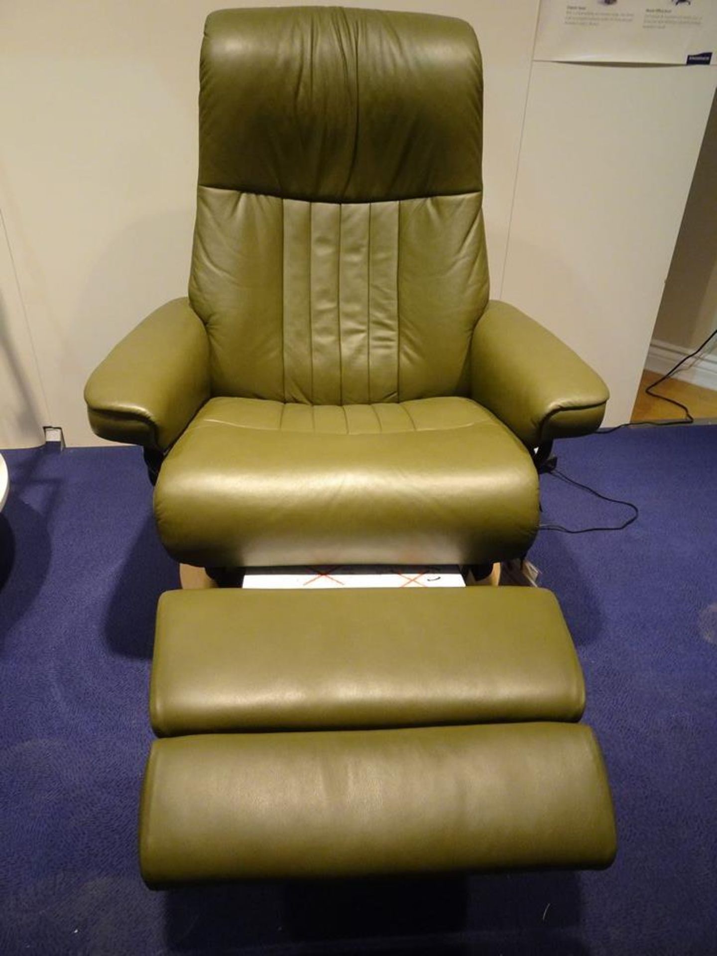 STRESSLESS CROWN MEDIUM ELECTRIC RECLINER, CLASSIC BASE W/ LEGCOMFORT PALOMA DARK OLIVE MODEL # ER- - Image 3 of 6