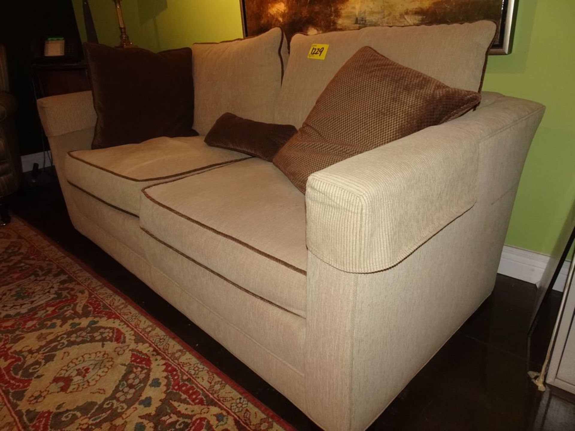 LOVESEAT - BEIGE/BROWN PIPING W/TOSS PILLOWS - Image 2 of 2