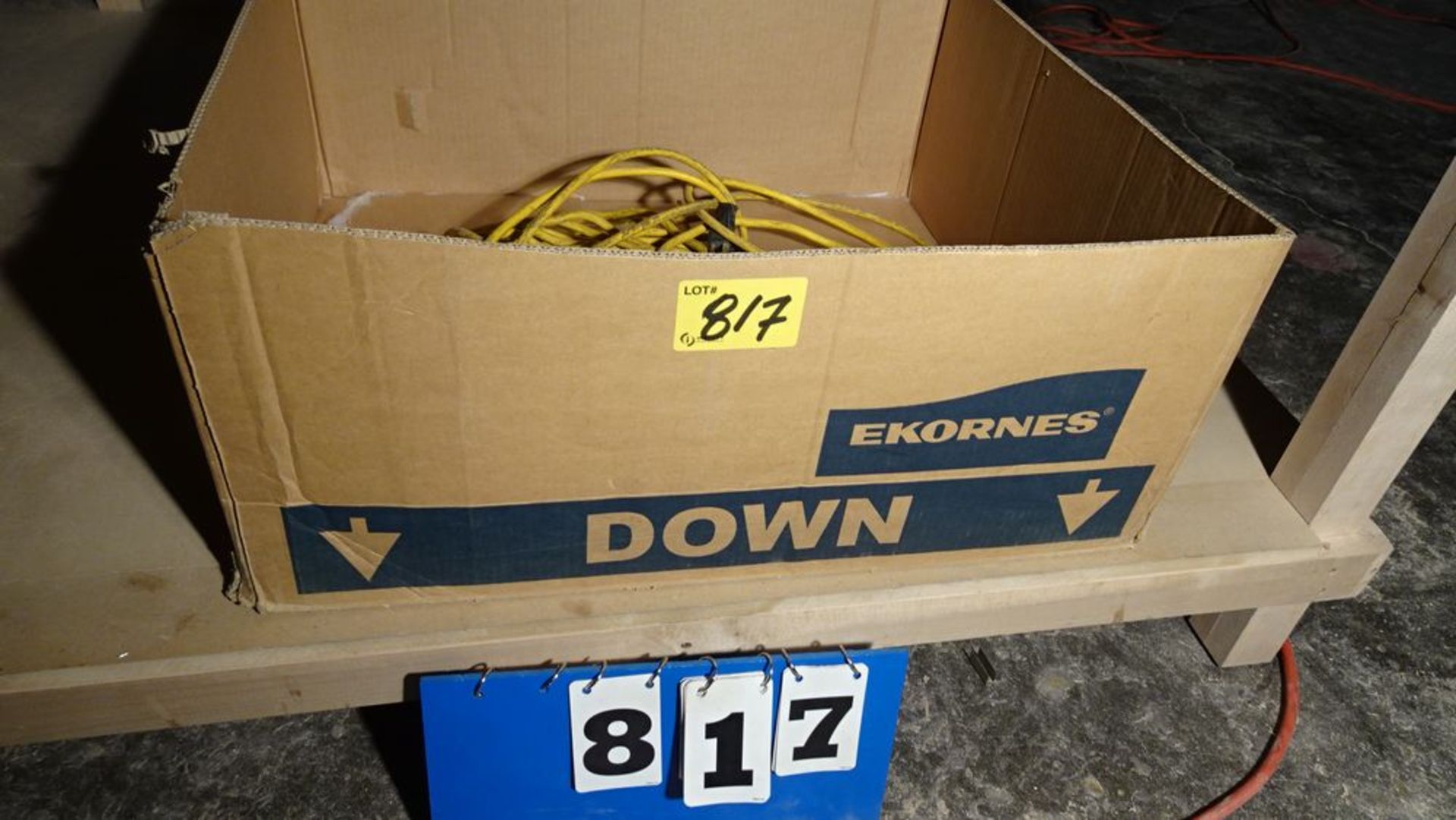 LOT - EXTENSION CORDS