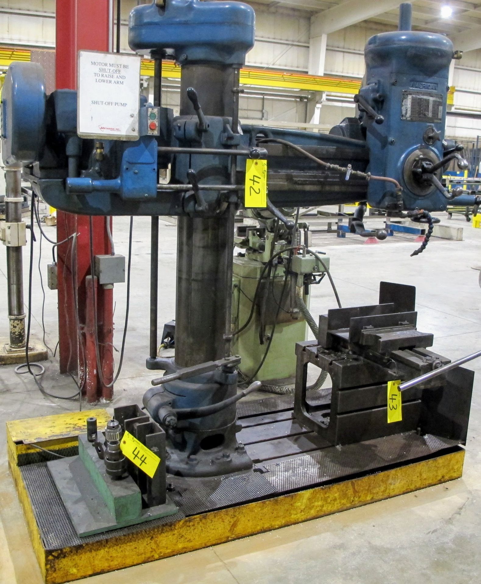 AMERICAN TOOL WORKS, 3' RADIAL ARM DRILL W/BOX TABLE (NO VISE OR TOOLING), 70 TO 1500 RPM