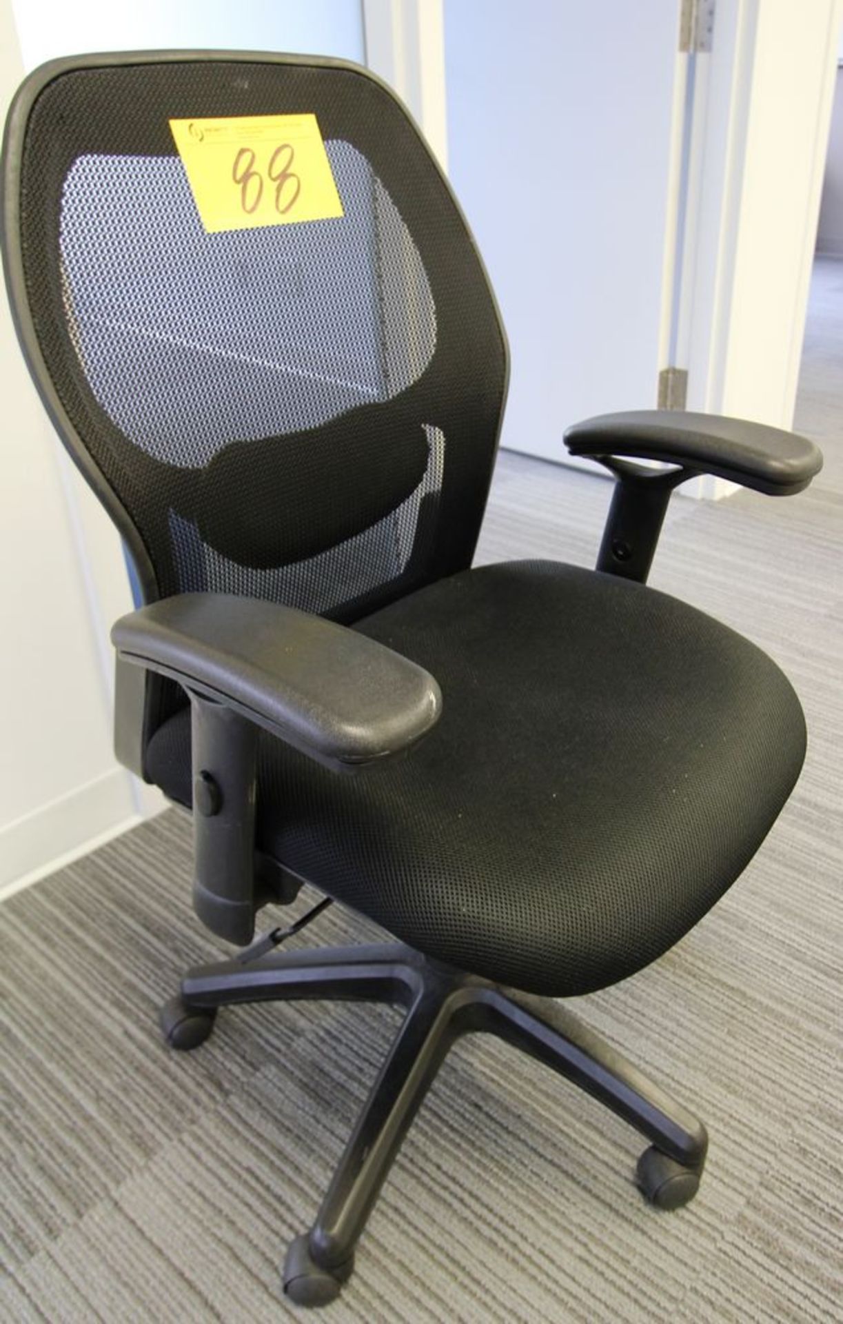 EXECUTIVE HIGH BACK CHAIR ON CASTORS