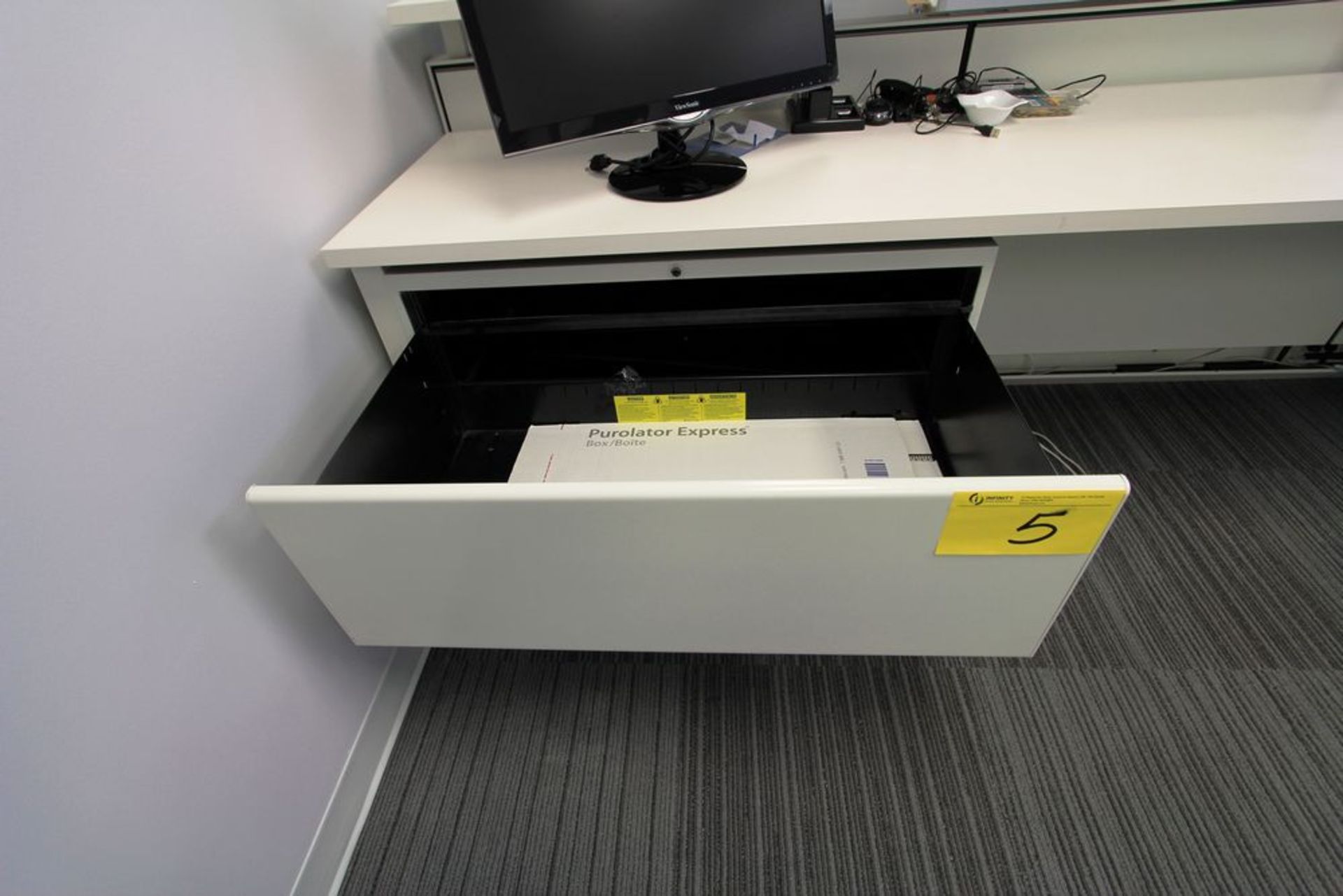 L-SHAPED 20" X 95" - 102" RECEPTION DESK C/W (2) FOLING & STORAGE CABINETS, ALL POWERED - Image 3 of 4