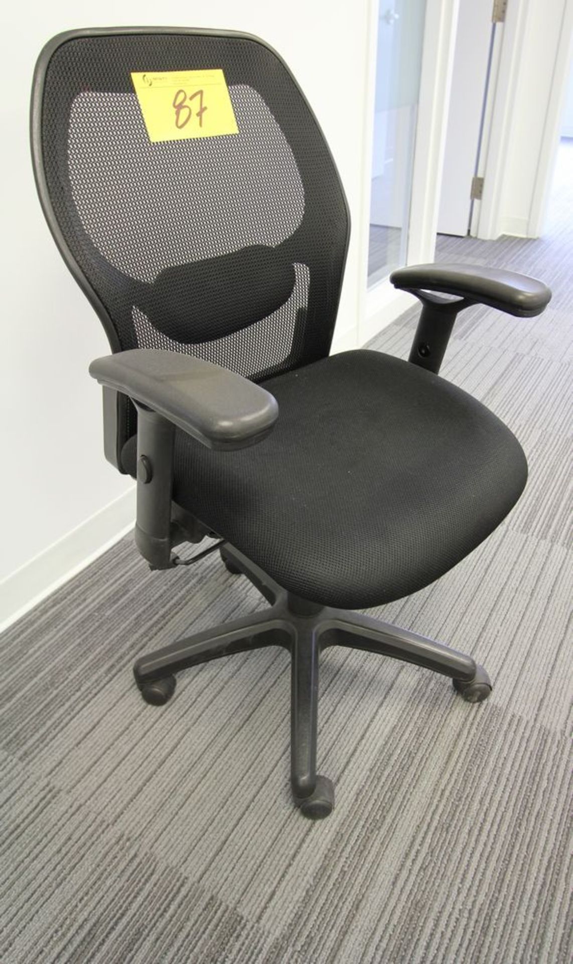 EXECUTIVE HIGH BACK CHAIR ON CASTORS