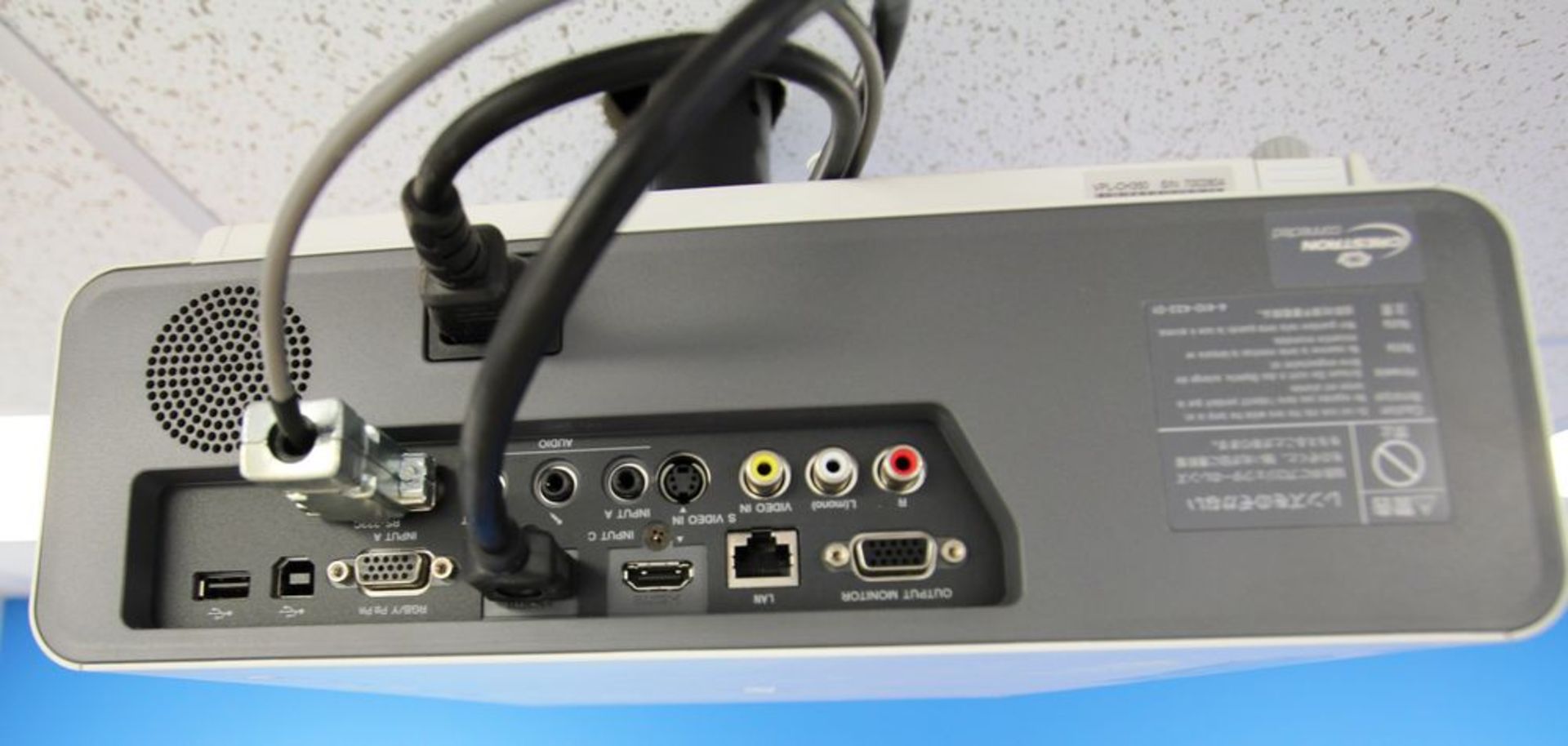 SONY VPL-CH350 DATA PROJECTOR C/W REMOTE