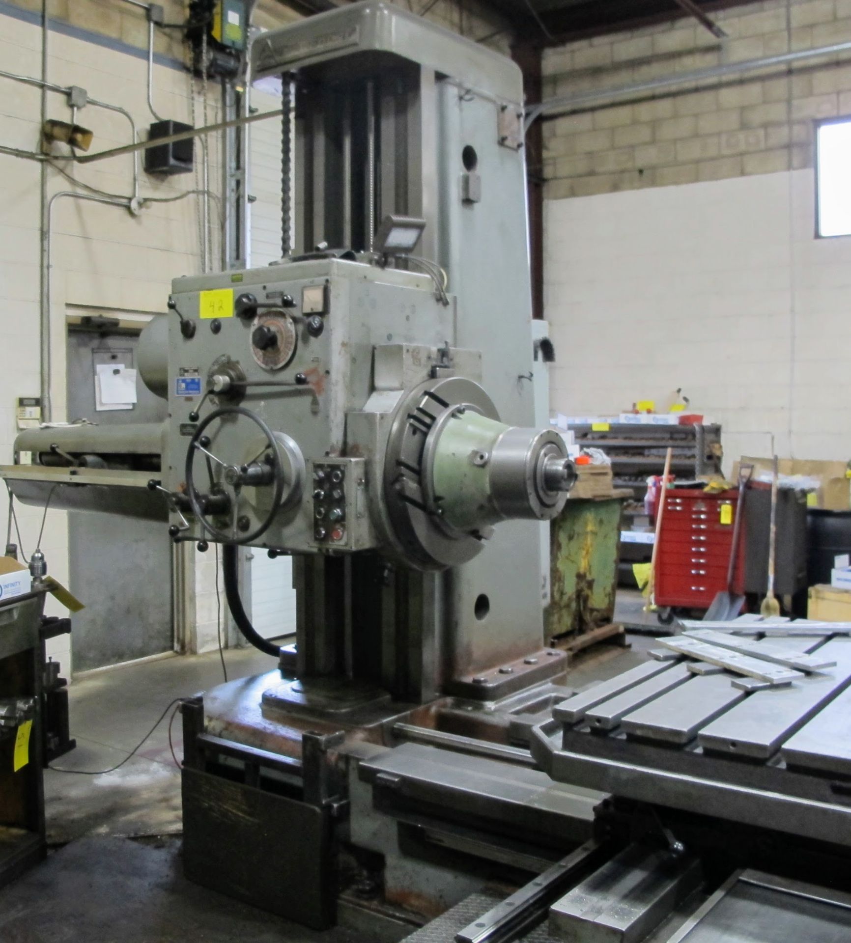 TOS W100 HORIZONTAL BORING MILL, ACU-RITE 4-AXIS DRO, 4" SPINDLE, 14 TO 1,120 RPM, 49" X 49" POWERED - Image 10 of 12