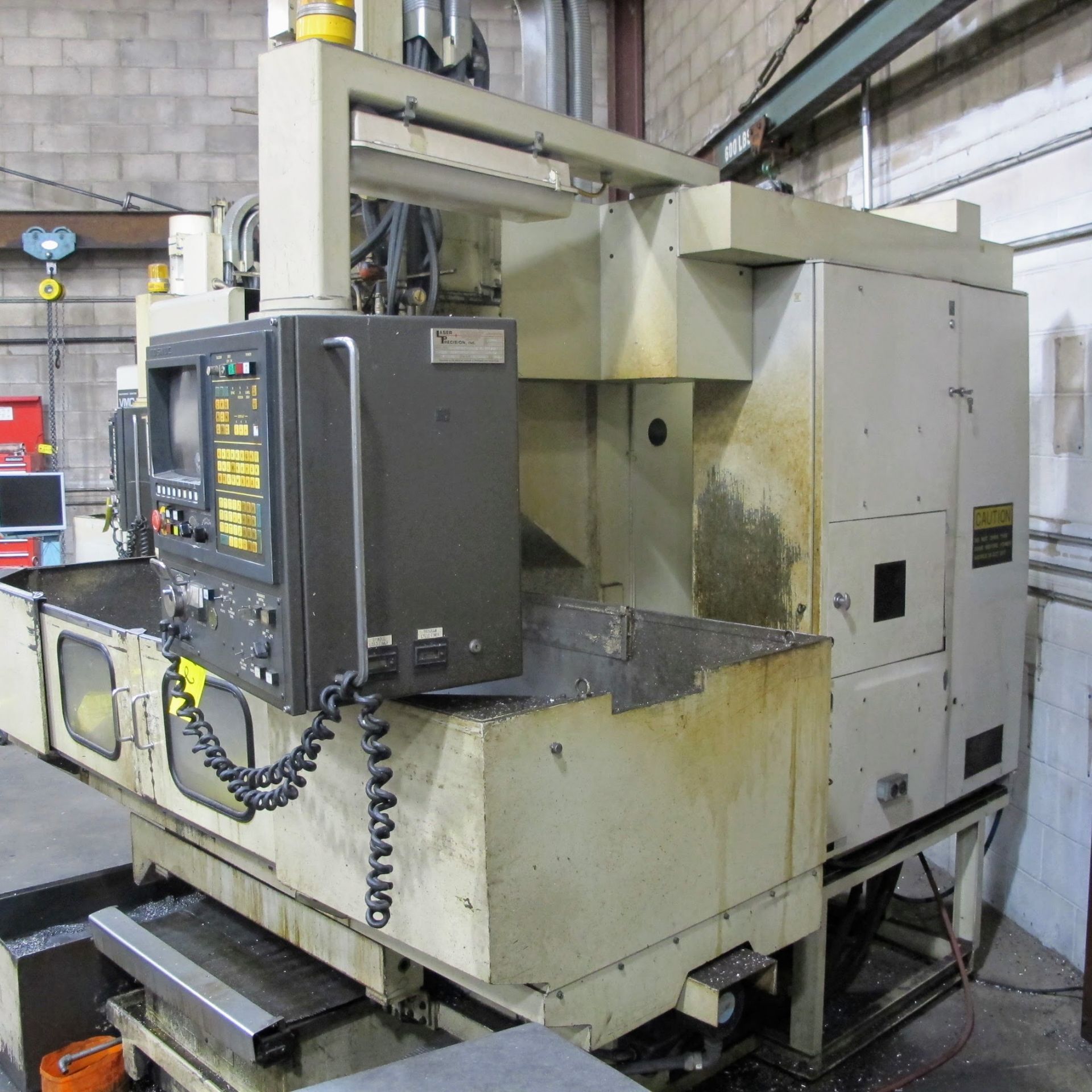 SHIBAURA VMC-45 CNC VERTICAL MACHINING CENTER, 18" X 40" TABLE, TOSNUC CNC CONTROLS, 20 ATC, COOLING - Image 2 of 5