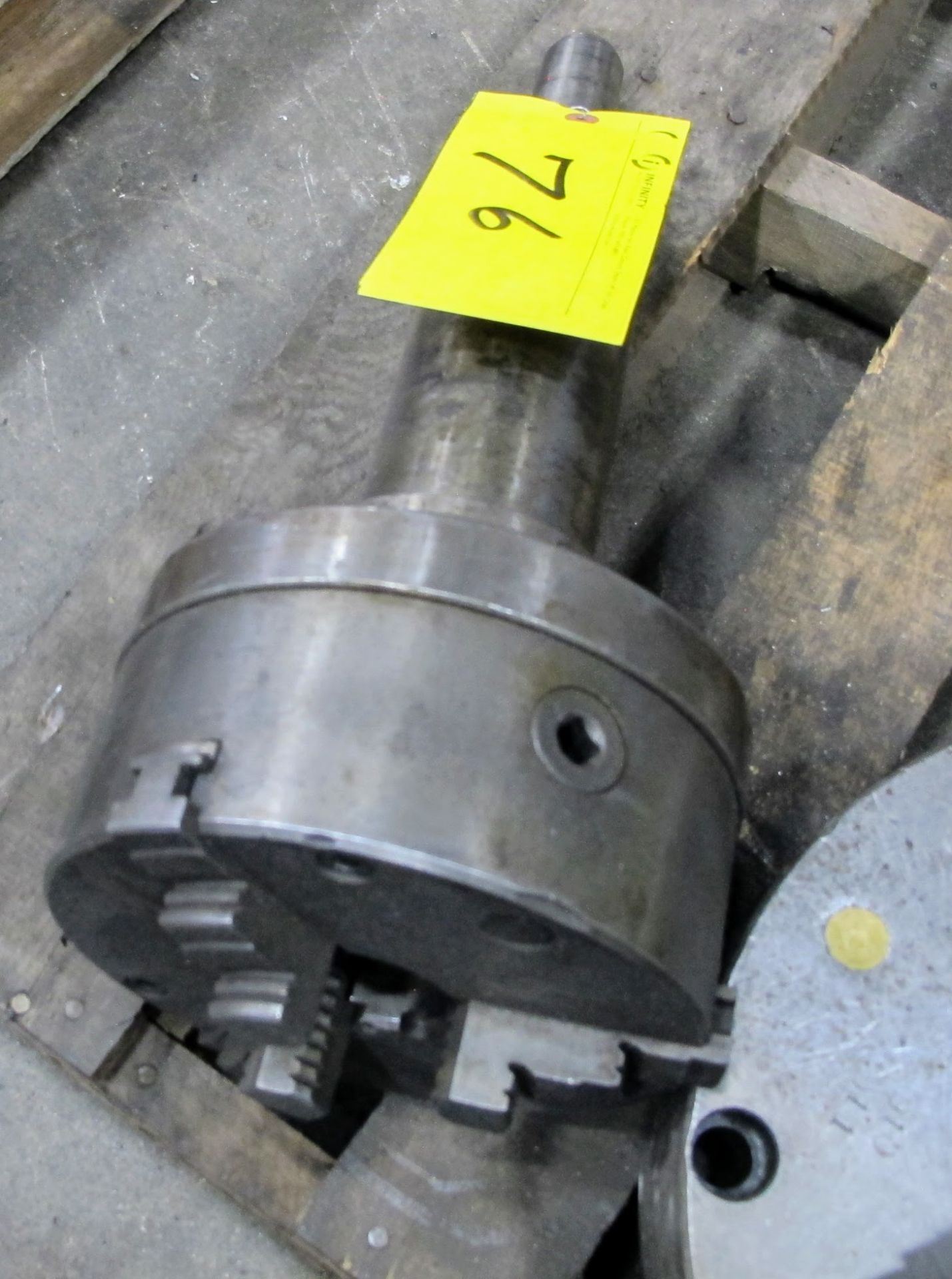 8" 3 JAW CHUCK W/EXTENSION BAR