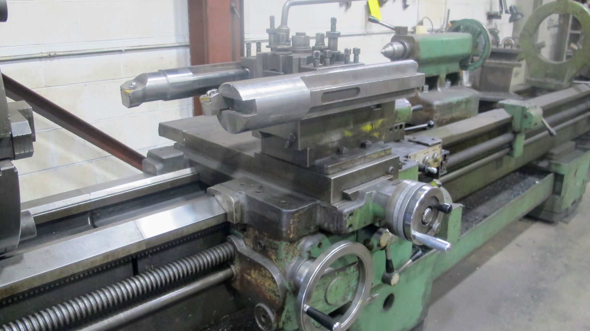 PBR TM-350 GAP BED LATHE, 24" 4-JAW CHUCK, 27-1/2", 17' BETWEEN CENTERS, 10 - 1,000 RPM, QUICK - Image 4 of 18