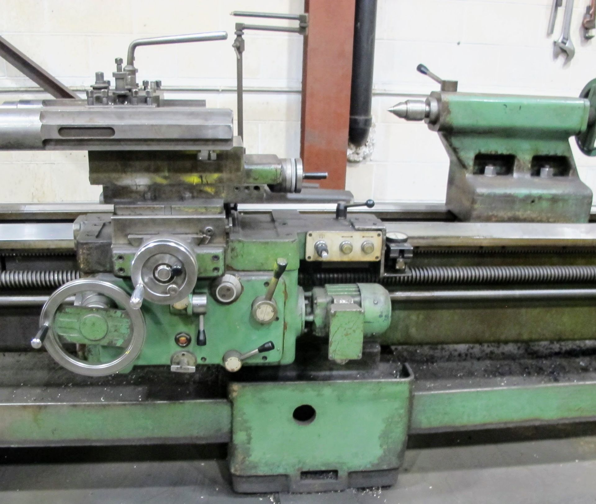 PBR TM-350 GAP BED LATHE, 24" 4-JAW CHUCK, 27-1/2", 17' BETWEEN CENTERS, 10 - 1,000 RPM, QUICK - Image 10 of 18