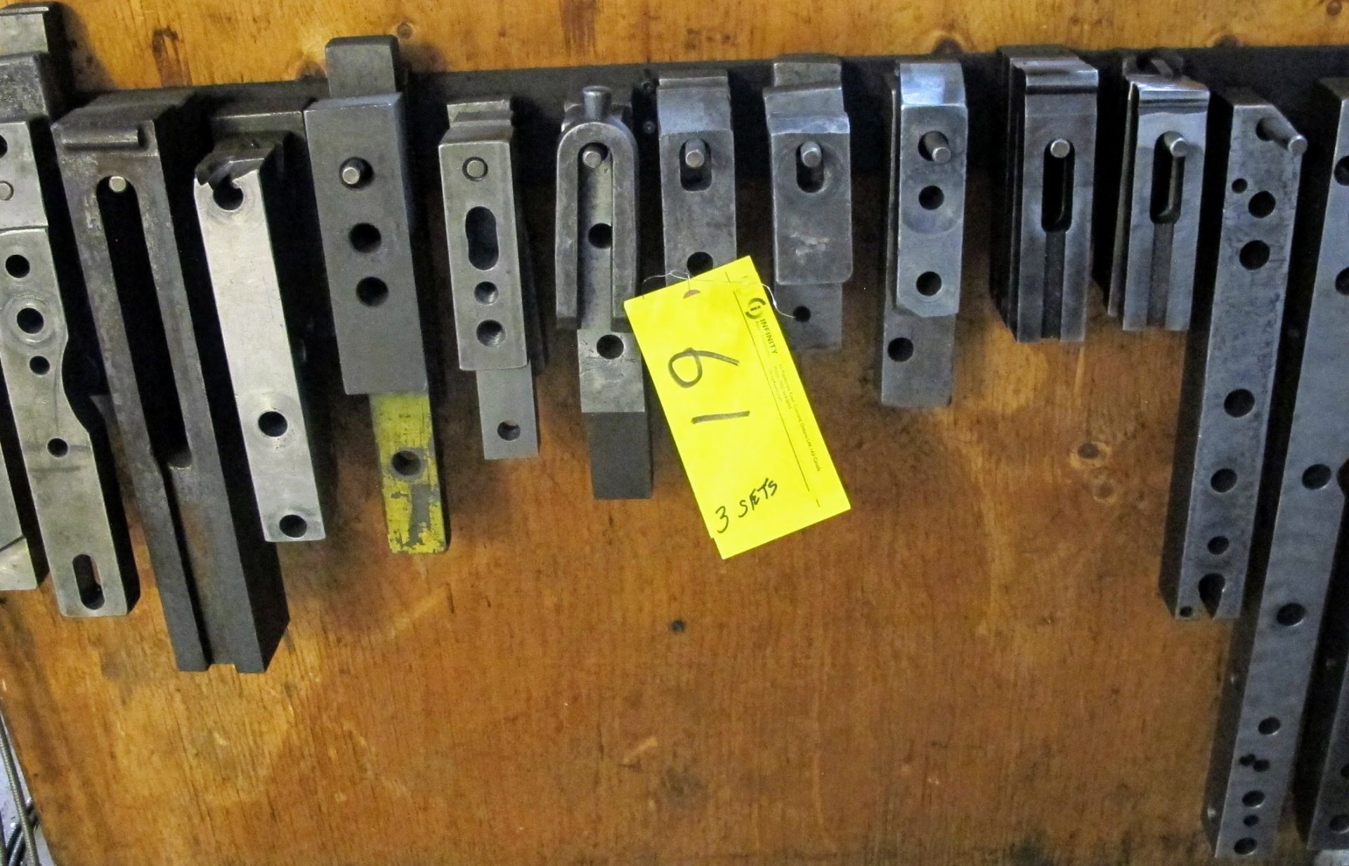 LOT OF MACHINE SCREWS, HOLD DOWNS AND CLAMPING BARS (NO BENCH) - Image 3 of 4