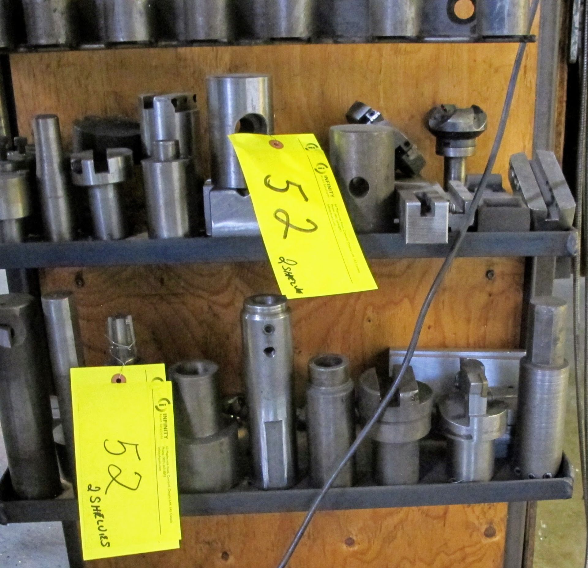 LOT OF TOOL HOLDERS, ARMS, BORING BARS AND CUTTING HEADS