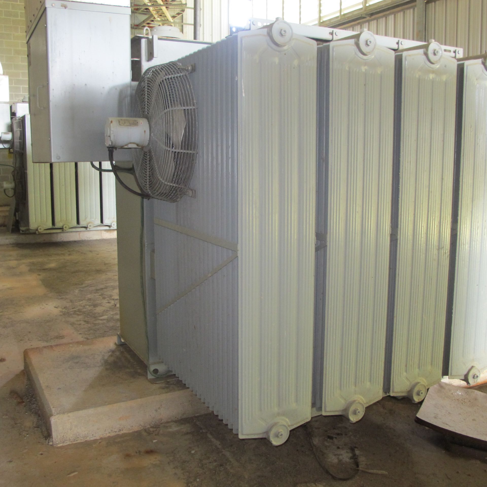 GE TRANSFORMER 11,500V, KVA 2,500 / 2,800 - 3,125 / 3,500 (OIL TYPE) TR16-1B - Image 3 of 4