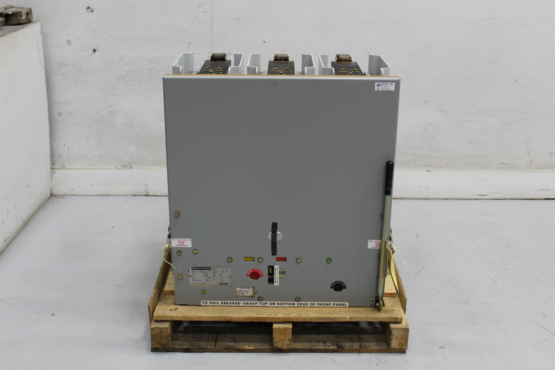 GENERAL ELECTRIC VB14. 16-350-3 CIRCUIT BREAKER, 4.76 KV, 350 MVA POWER VAC, 125 VDC TRIP, CLOSE AND