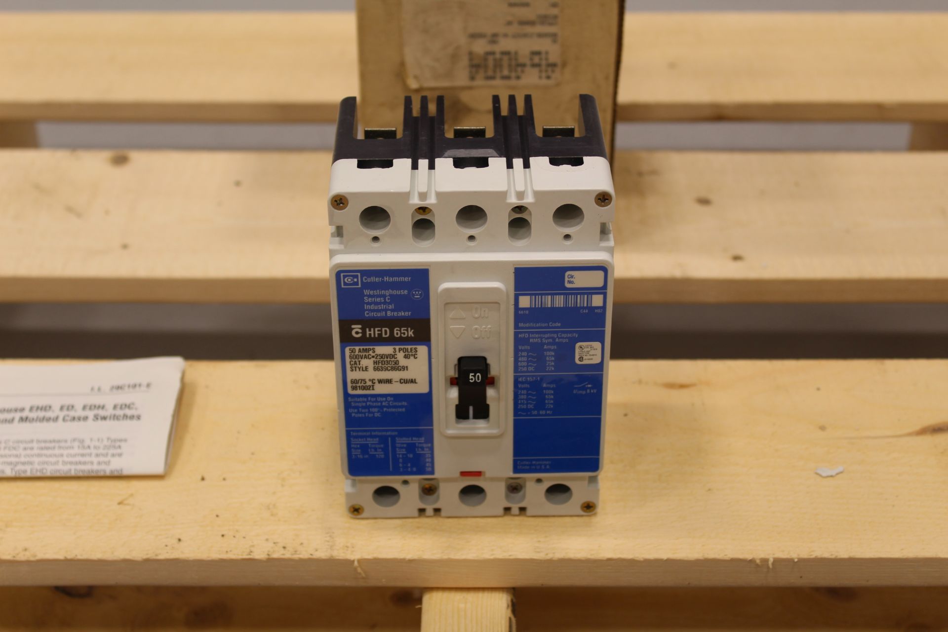 CUTLER HAMMER HFD3050 CIRCUIT BREAKER, 50 A FEEDER, UNUSED STOREROOM SPARE (43097, LOCATED IN - Image 2 of 5