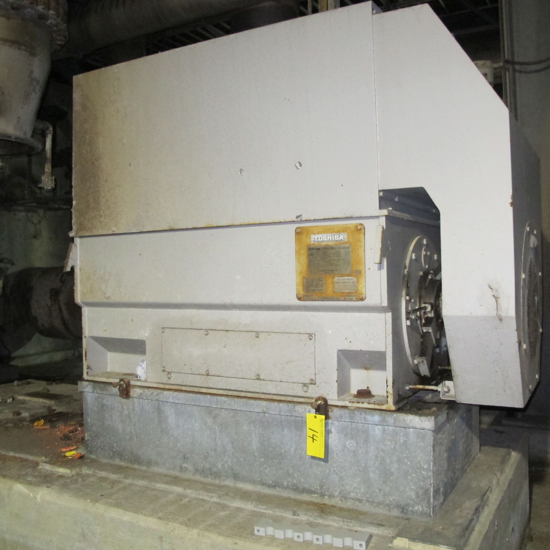 TOSHIBA TIKE FCKW A/C MOTOR, 800 HP, 900 RPM, 400-1120 FRAME, A-LINE PRIMARY FINE SCREENS FEED (