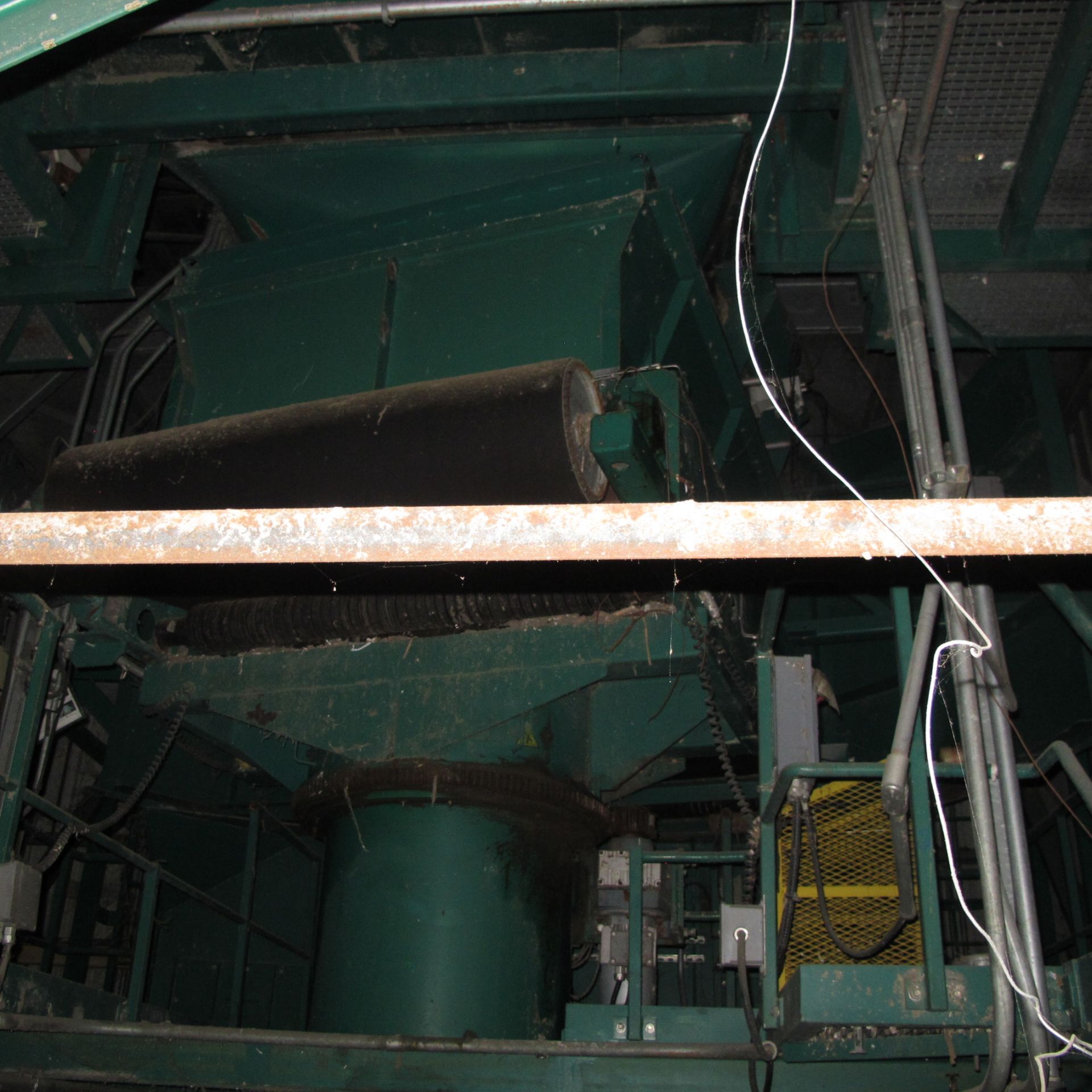 FMW PIVOTING CONVEYOR (FEEDING LINES A AND B) INCLUDING 2 EURODRIVES AND MOTORS - Image 5 of 6