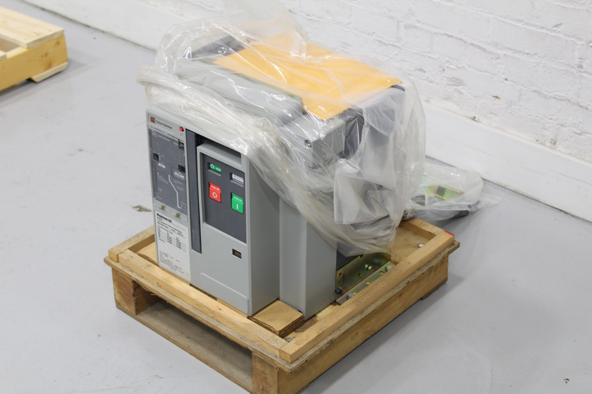 CUTLER HAMMER MDS6323HEA CIRCUIT BREAKER, 3200 AMPS, 600 VOLTS, 3PH WITH DIGITRIP 220 (LI), 3200A - Image 3 of 4