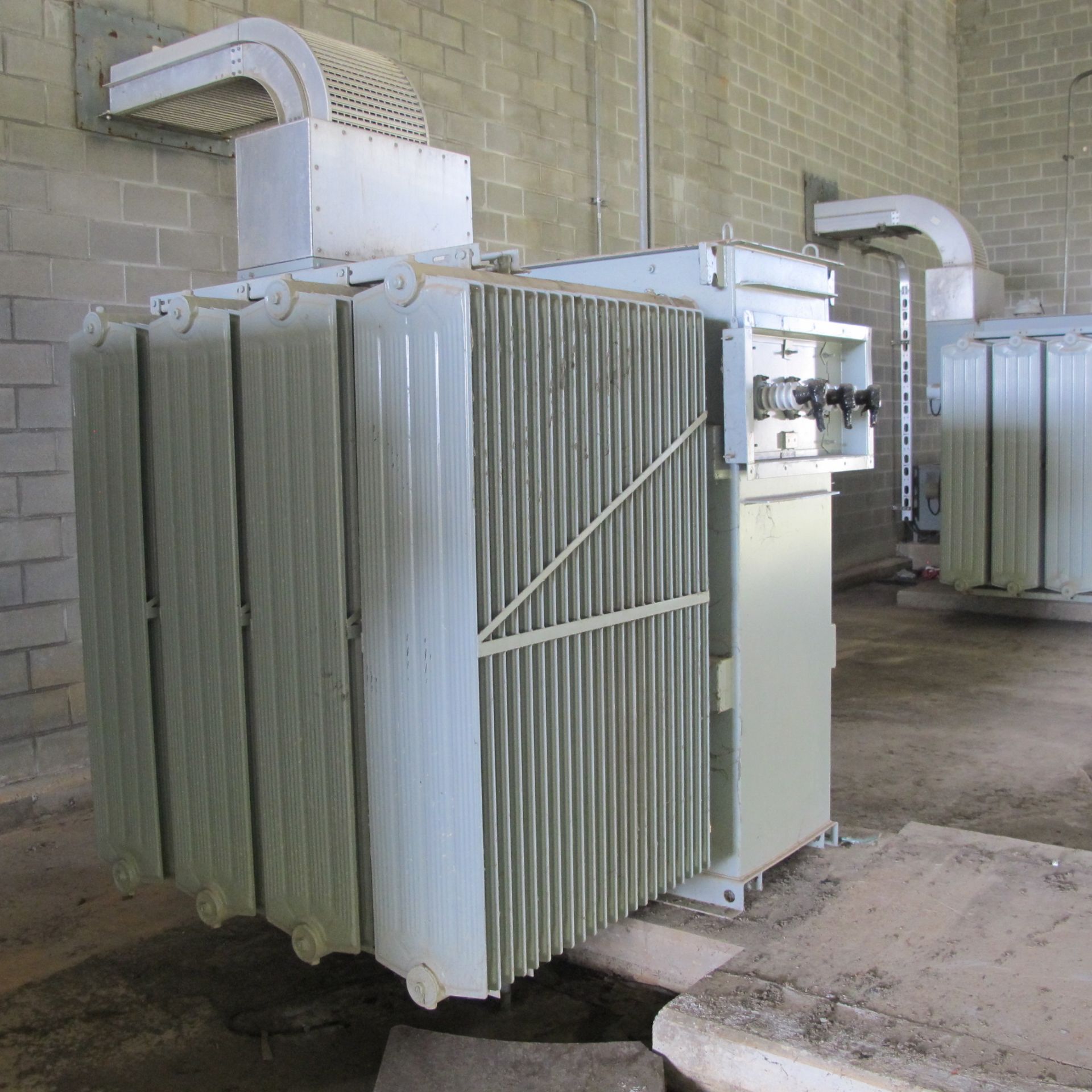 GE TRANSFORMER 11,500V, KVA 2,500 / 2,800 - 3,125 / 3,500 (OIL TYPE) TR16-1B - Image 2 of 4