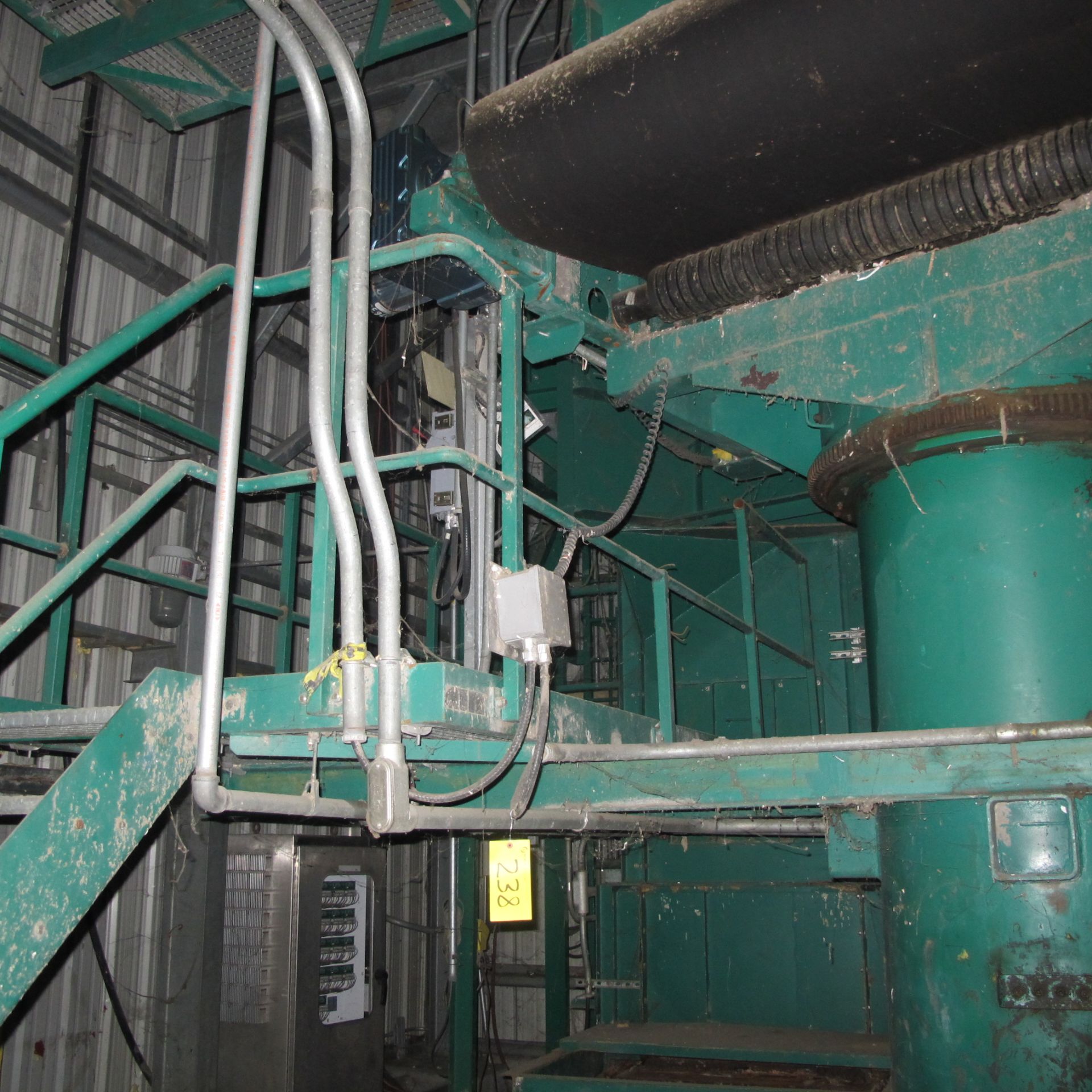 FMW PIVOTING CONVEYOR (FEEDING LINES A AND B) INCLUDING 2 EURODRIVES AND MOTORS - Image 3 of 6