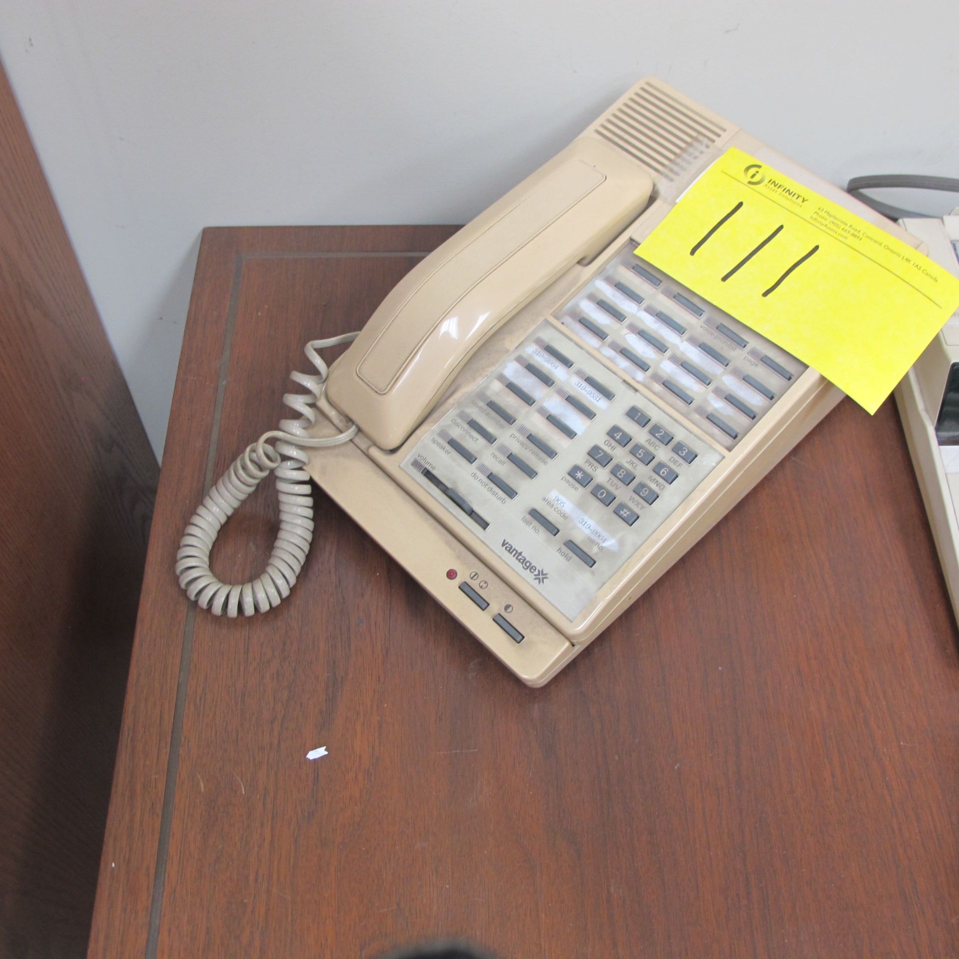 NORTEL NETWORKS VANTAGE 12 PHONE SYSTEM W/3 HANDSETS AND REALISTIC PLANT AMPLIFIER - Image 4 of 5