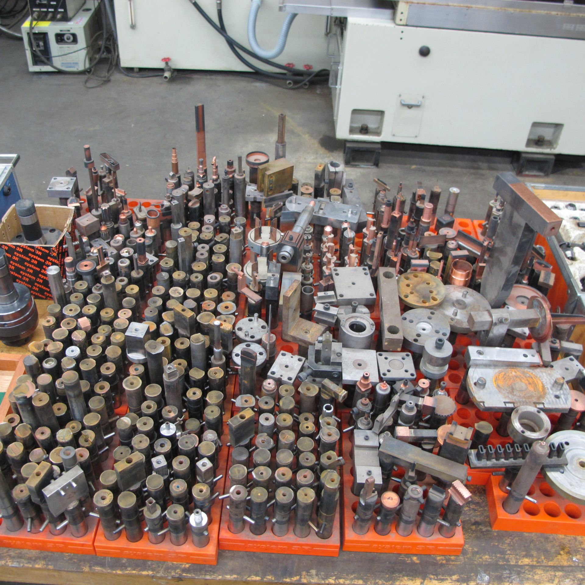 LOT OF SYSTEM R3 EDM BLOCKS, TRAYS, SPINDLES, SPEED CONTROLLER AND ELECTRODES - Image 4 of 6