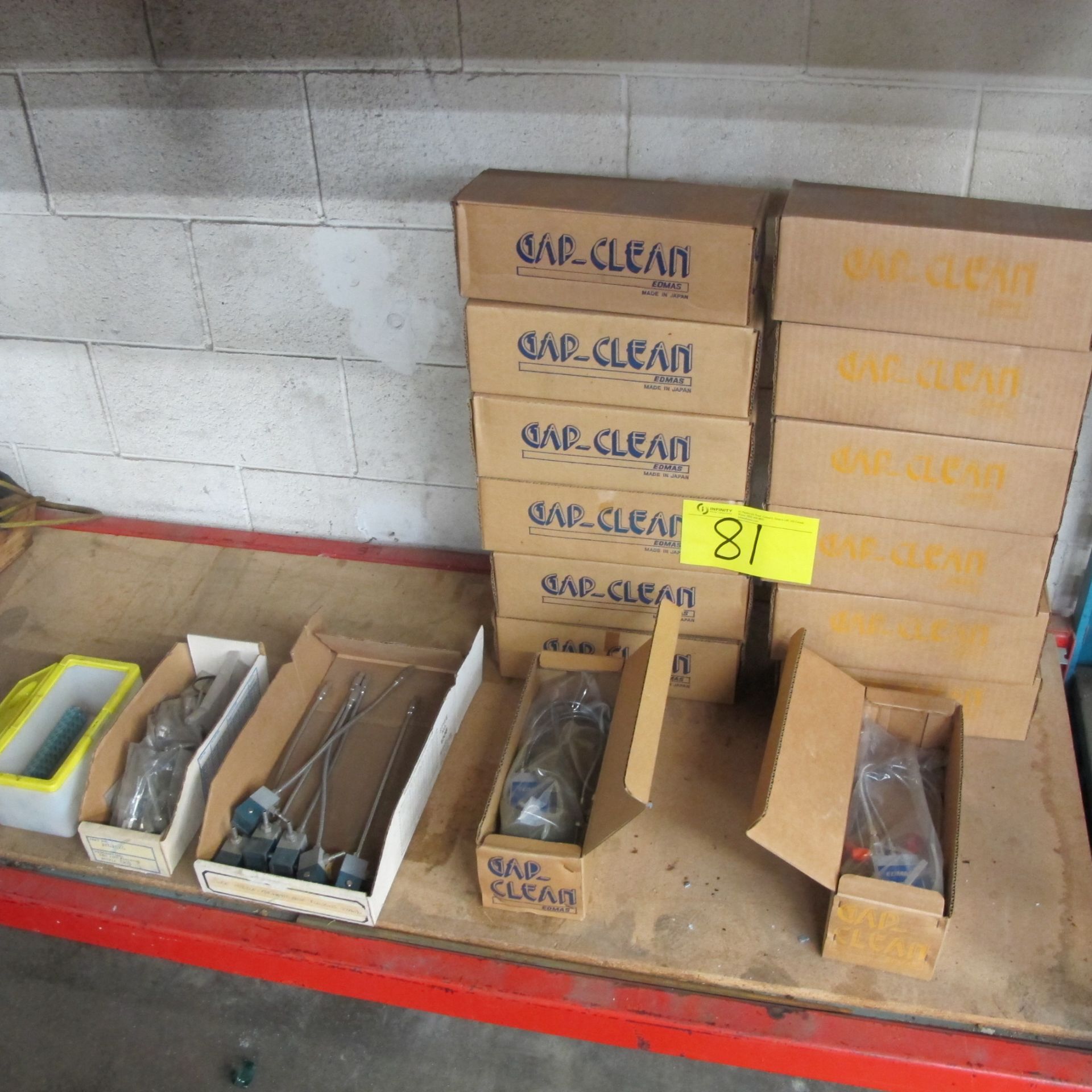 LOT OF ASSORTED CLAMPS