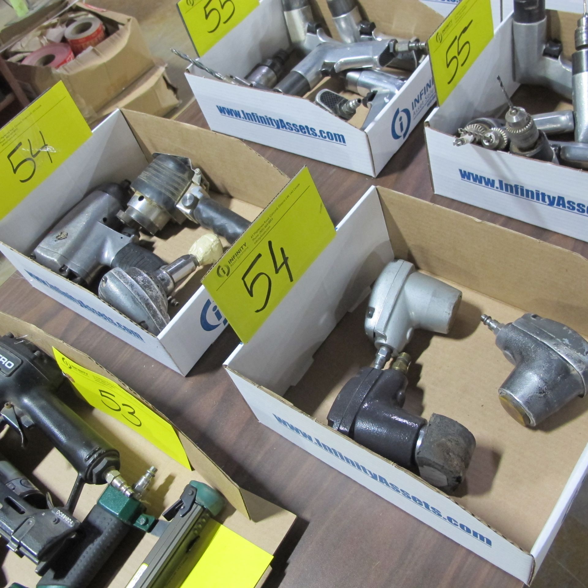 LOT OF ASSORTED PNEUMATIC STAPLERS