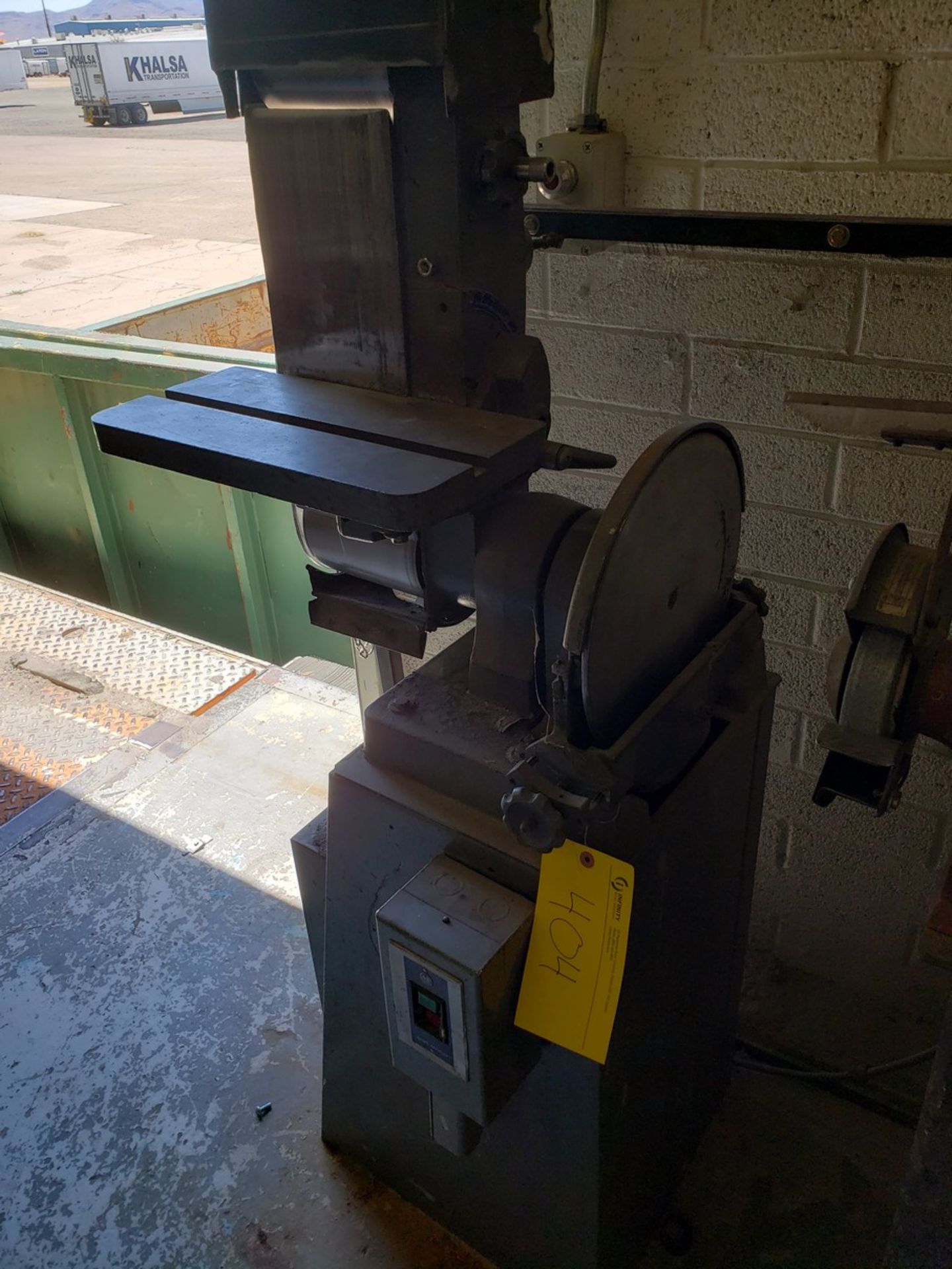 UNKNOWN BRAND VERTICAL AND DISC SANDER, (MACHINE SHOP) - Image 2 of 3