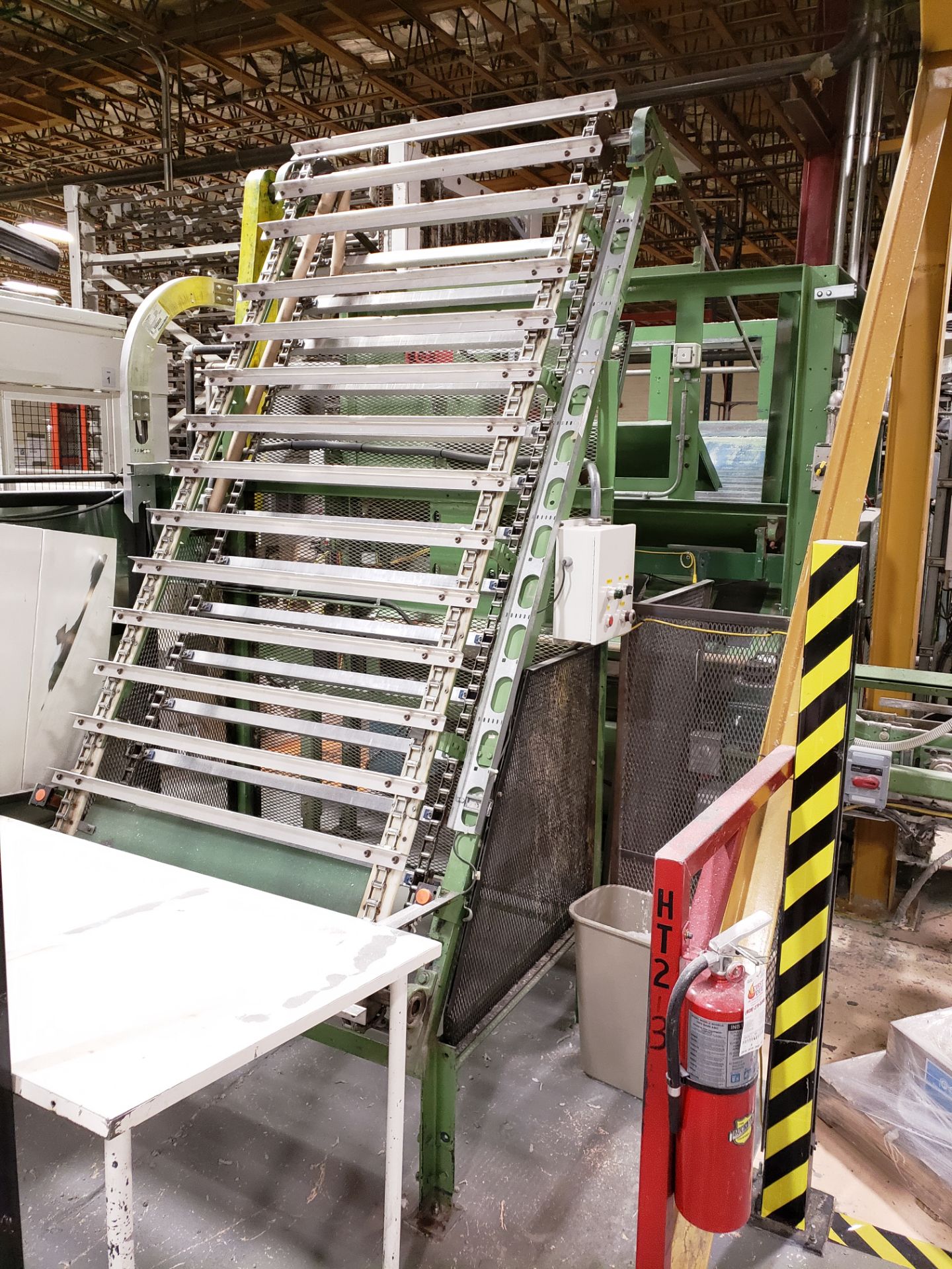 CORE ELEVATOR WITH HOPPER AND CONVEYOR UNDER CORE HOPPER AND TABLE. (H2 PRIMARY CORE ELEVATOR) - Image 4 of 5