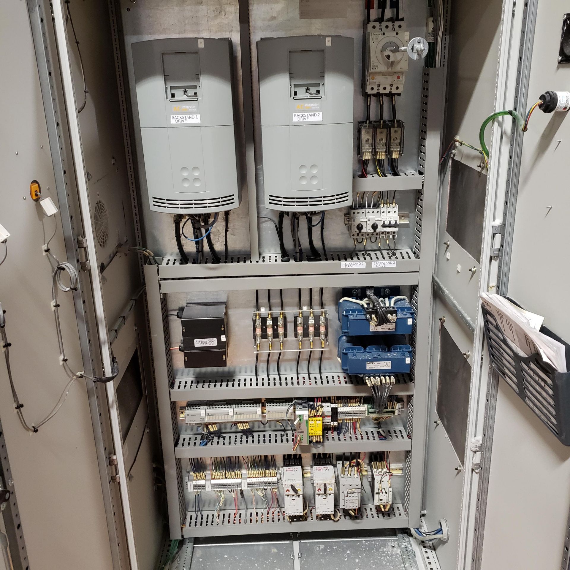 BACKSTANDS DRIVE CABINET, AND MAIN ELECTRICAL CABINET,WITH PLC AND DRIVES (B2 BACKSTAND) - Image 4 of 10