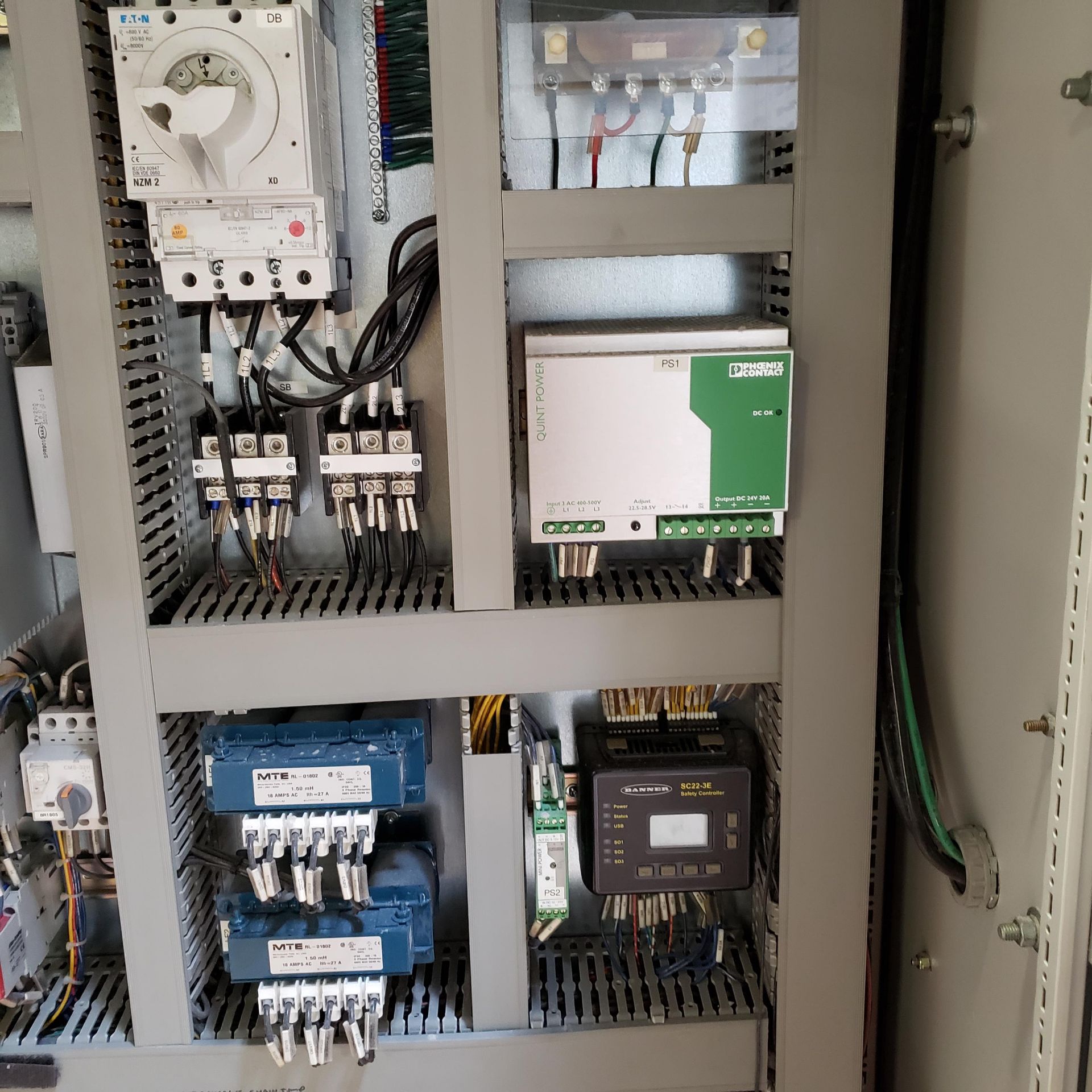 H1 LOG SAW DRIVE CABINET, LOG SAW AND ACCUMULATOR SAFETY CABINET, INCLUDING CABELING AND CABLE TRAYS - Image 5 of 8