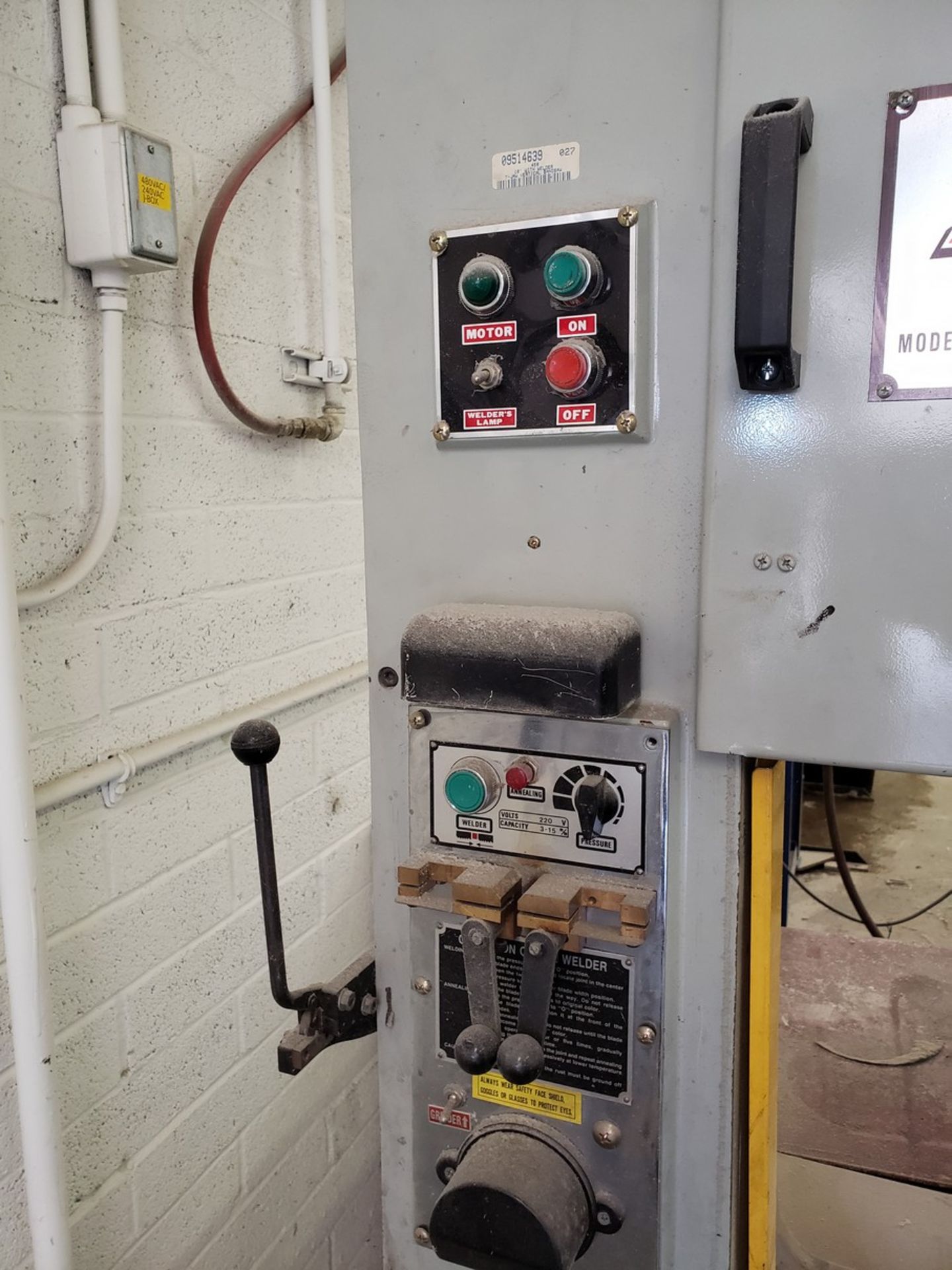 MSC INDUSTRIAL SUPPLY BAND SAW WITH BLADE WELDER, AND TRANSFORMER TO 200 VOLTS(MACHINE SHOP) - Image 2 of 7