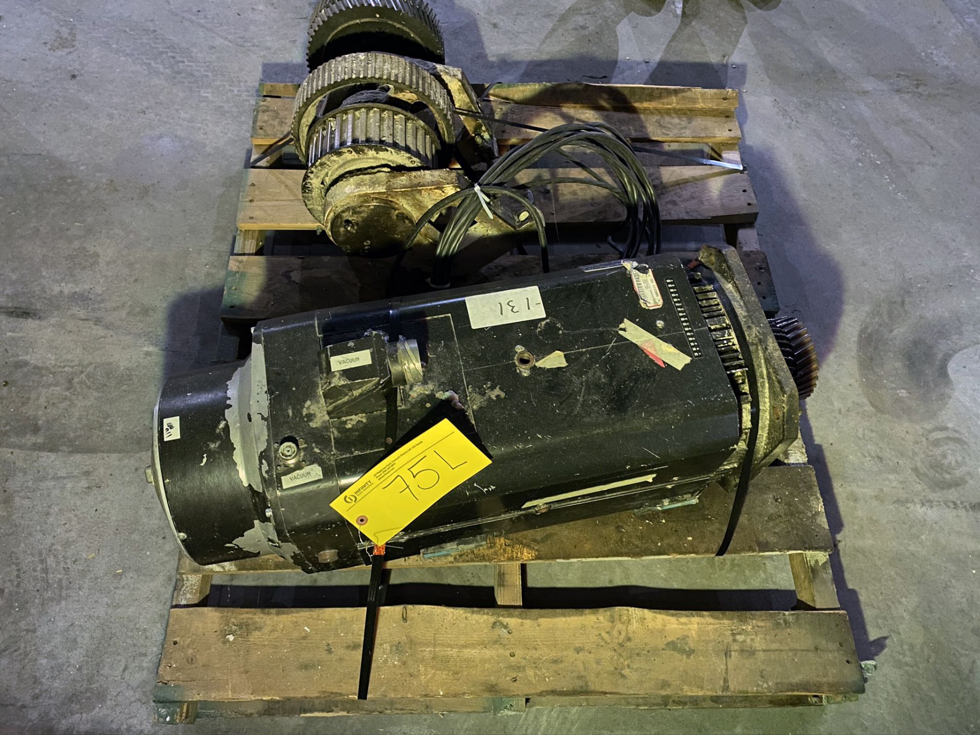 Rexroth 3-phase induction motor. Typ: MAD160C-0200-SA-BK0-35-N1. S/N: MAD160-RGA96672-2. (S.F.)