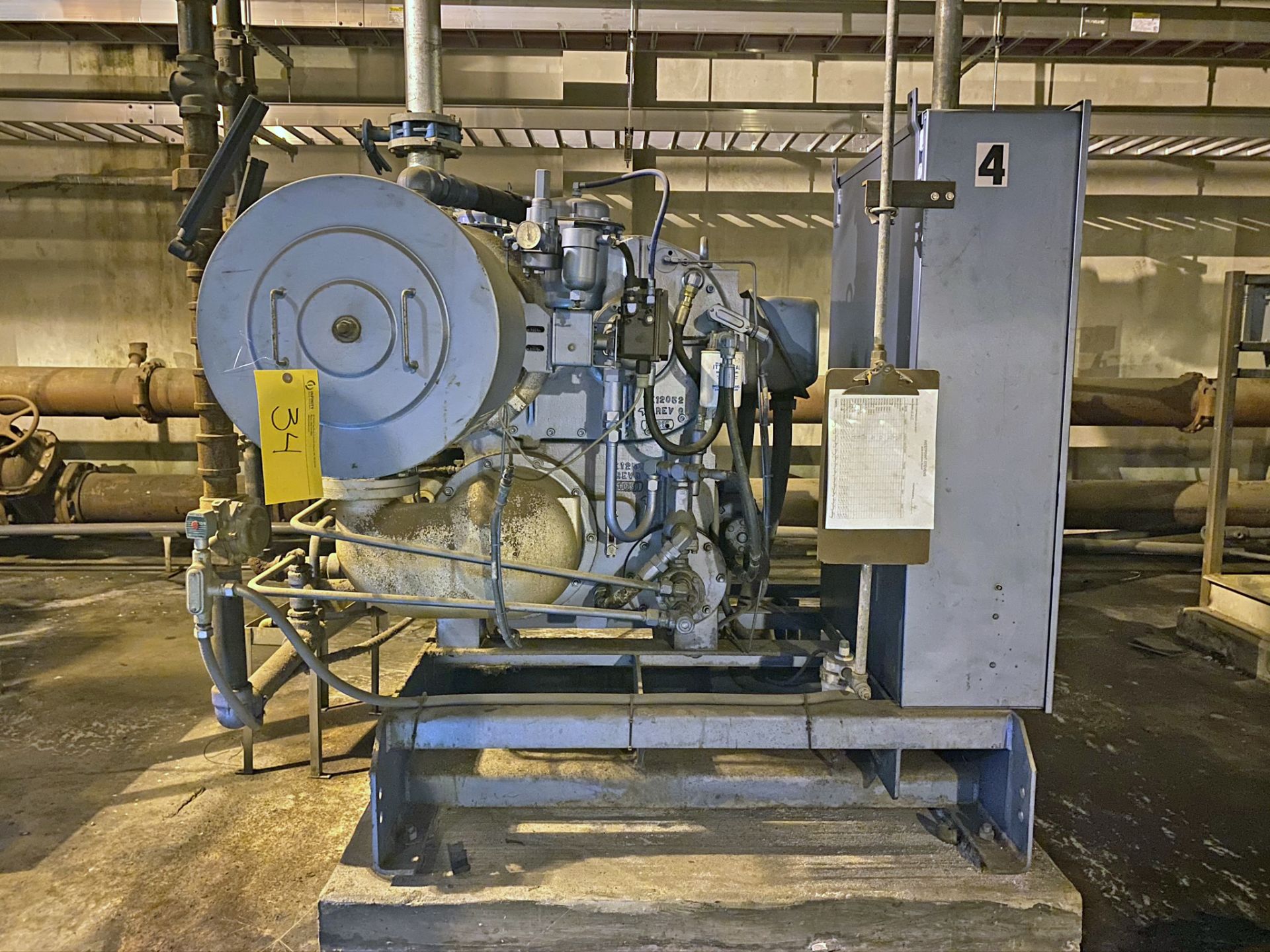 Ingersoll Rand air compressor. Model OCV6M2. 200HP, S/N M95-8527. 1995. Intake Capacity 800 CFM.