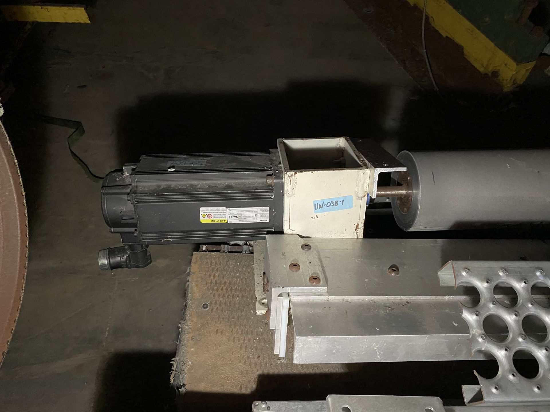 Assorted grading and winding rolls. Rexroth 3 phase synchronous PM-motor. Typ: MKS071D-0300-NN-UG0- - Image 3 of 5