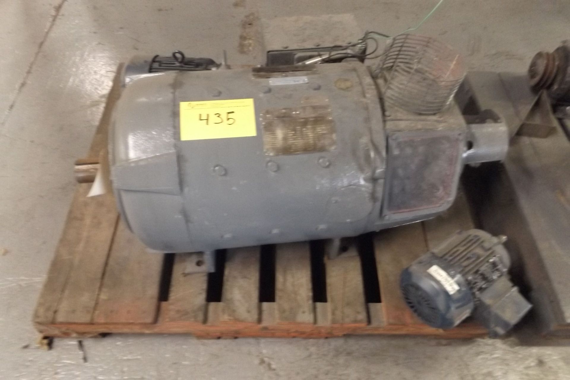 LOT OF 3 ELECTRIC MOTORS, (1 WESTINGHOUSE 100HP, 240V, DC, 367ATS FRAME)   (1 SEIMENS 1HP, TYPE= - Image 3 of 5