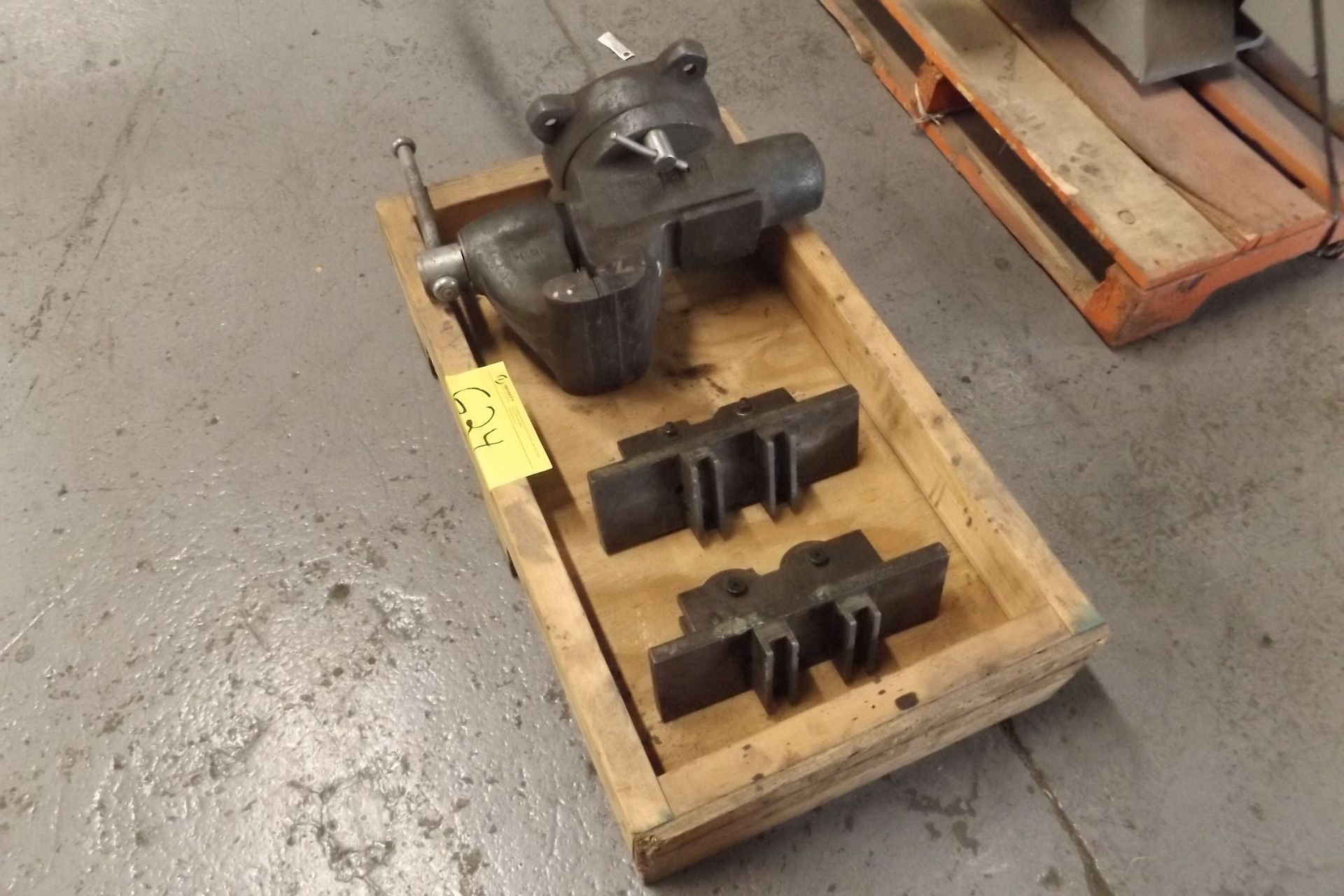 LOT OF 2 SHAFT BALANCING ROLLERS  CW/  8" HEAVY DUTY VICE  (MADE IN USA)  (MAINT SHOP) - Image 3 of 3