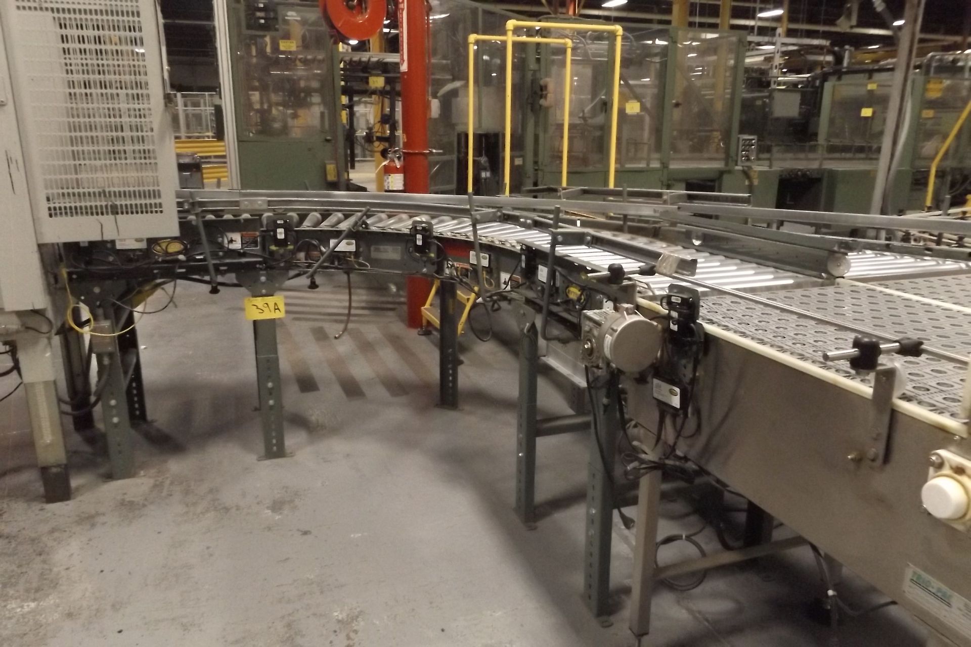 TRIO PACT BOX TURNER W/ CONVEYOR AND CAMERA SYSTEM (NOTE: CAMERA SYSTEM DETECTS MISSING ROLLS/