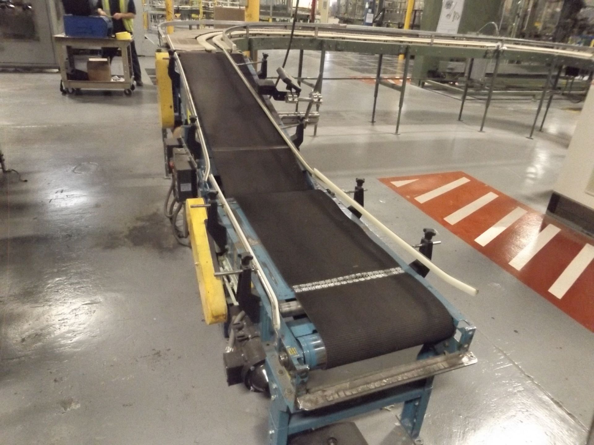 NEW LONDON ENGINEERING INCLINE BELT CONVEYOR, 9' LONG (W1)