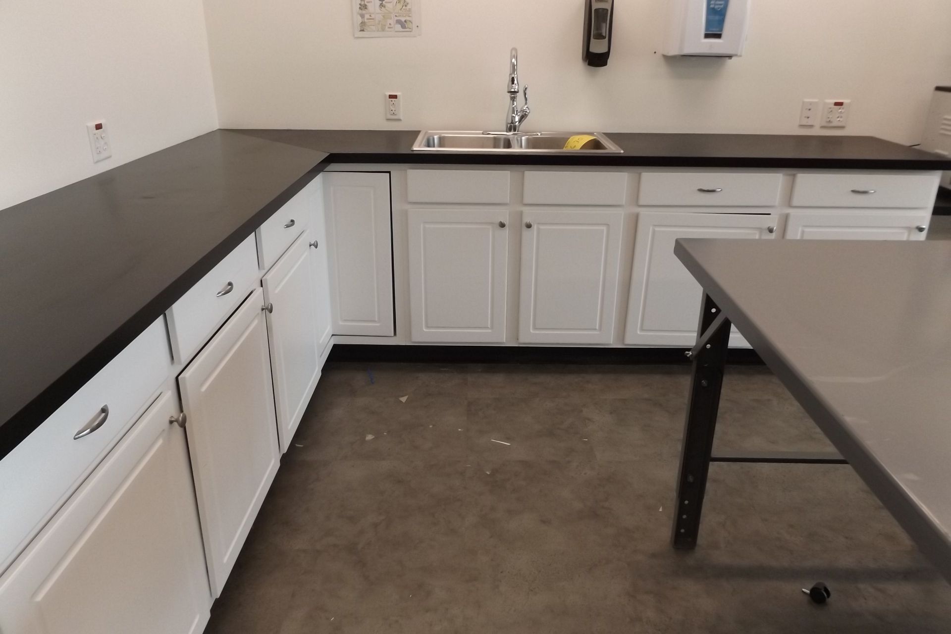 LOT OF SINK, COUNTER AND CABINETS (NOTE: WATER SUPPLY LINES MUST BE PROFESSIONALLY CAPPED ) (FRONT