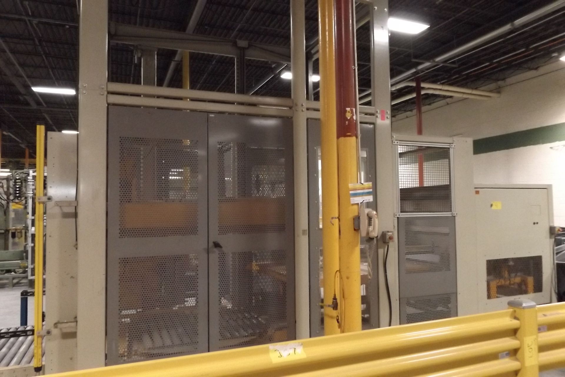 Top Tier Robot Palletizer, bottom up stacking pattern, CW/ SICK M 4000 ADVANCED 6' LIGHT CURTAIN, - Image 9 of 9