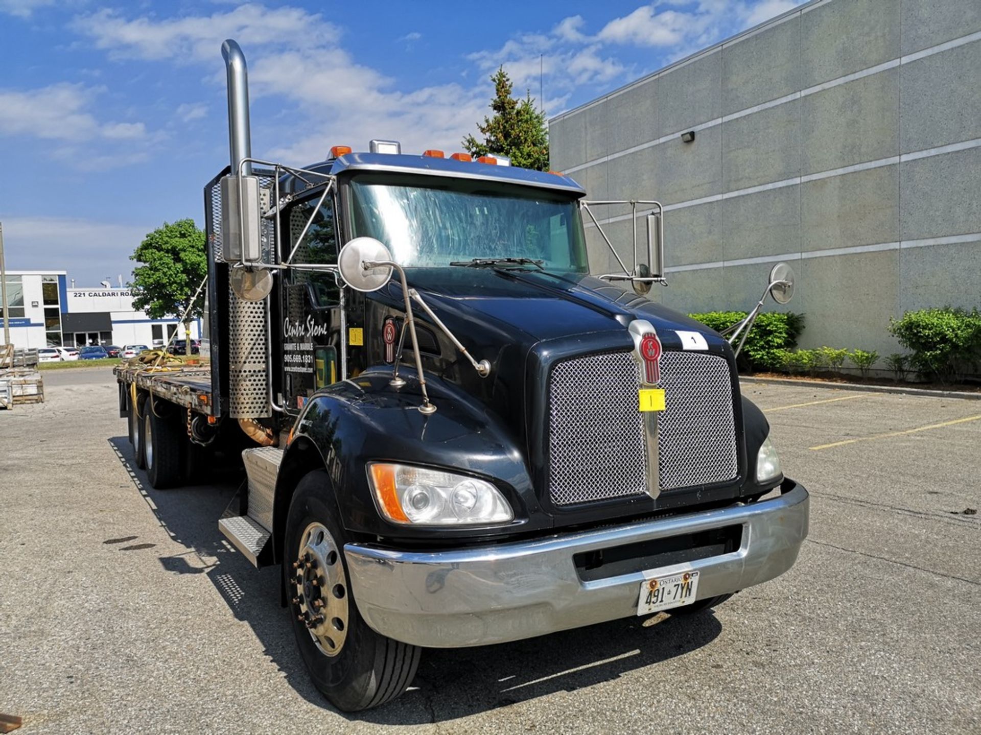 2011 KENWORTH TRUCK MODEL T370 AXEL 2 DIESEL, BLACK, 23 FEET FLAT TRUCK, 375,150 KMS, ENGINE MODEL