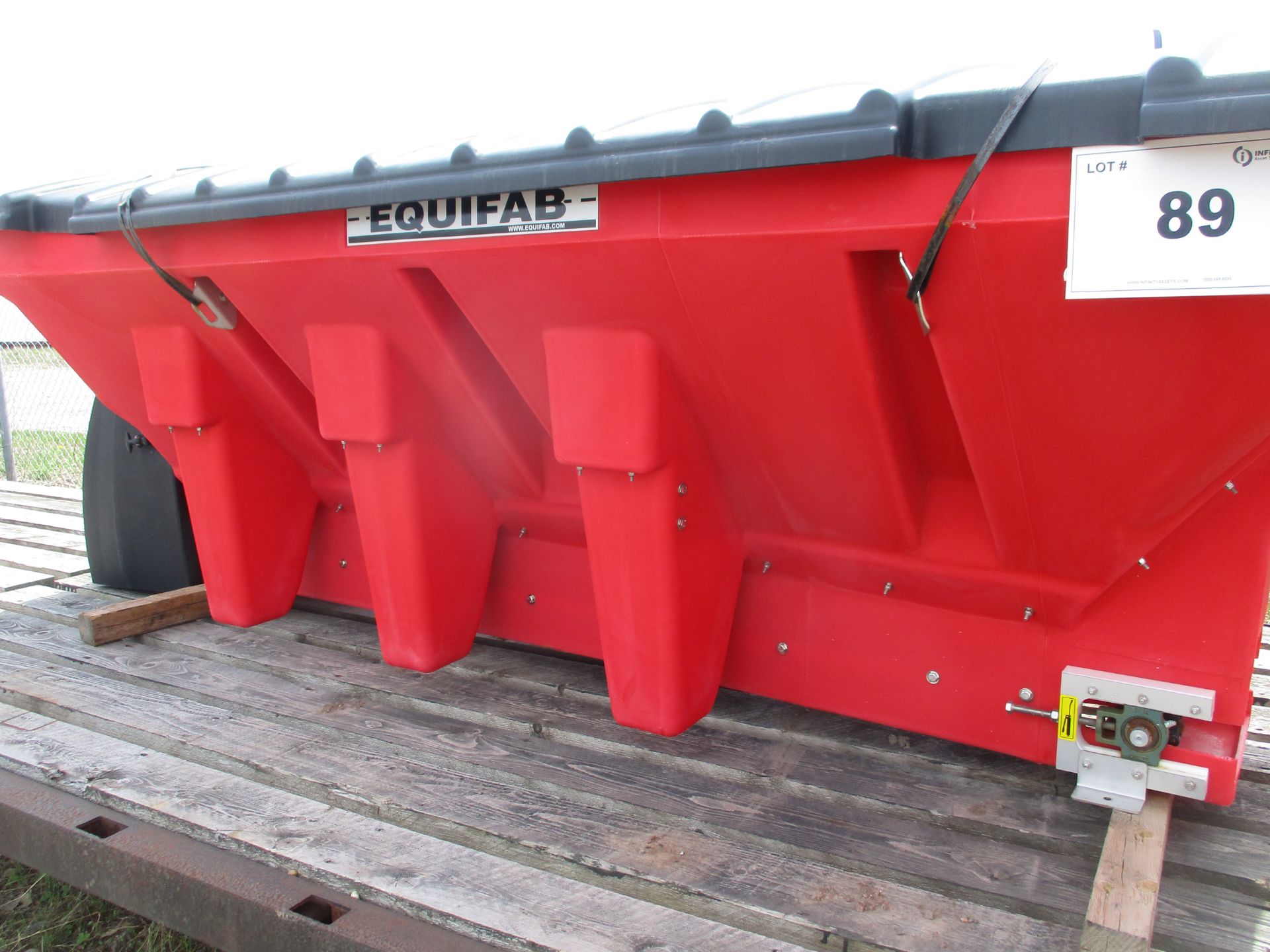 EQUIFAB POLYETHYLENE SALT AND SAND SPREADER SERIAL NUMBER: P210DL1910143