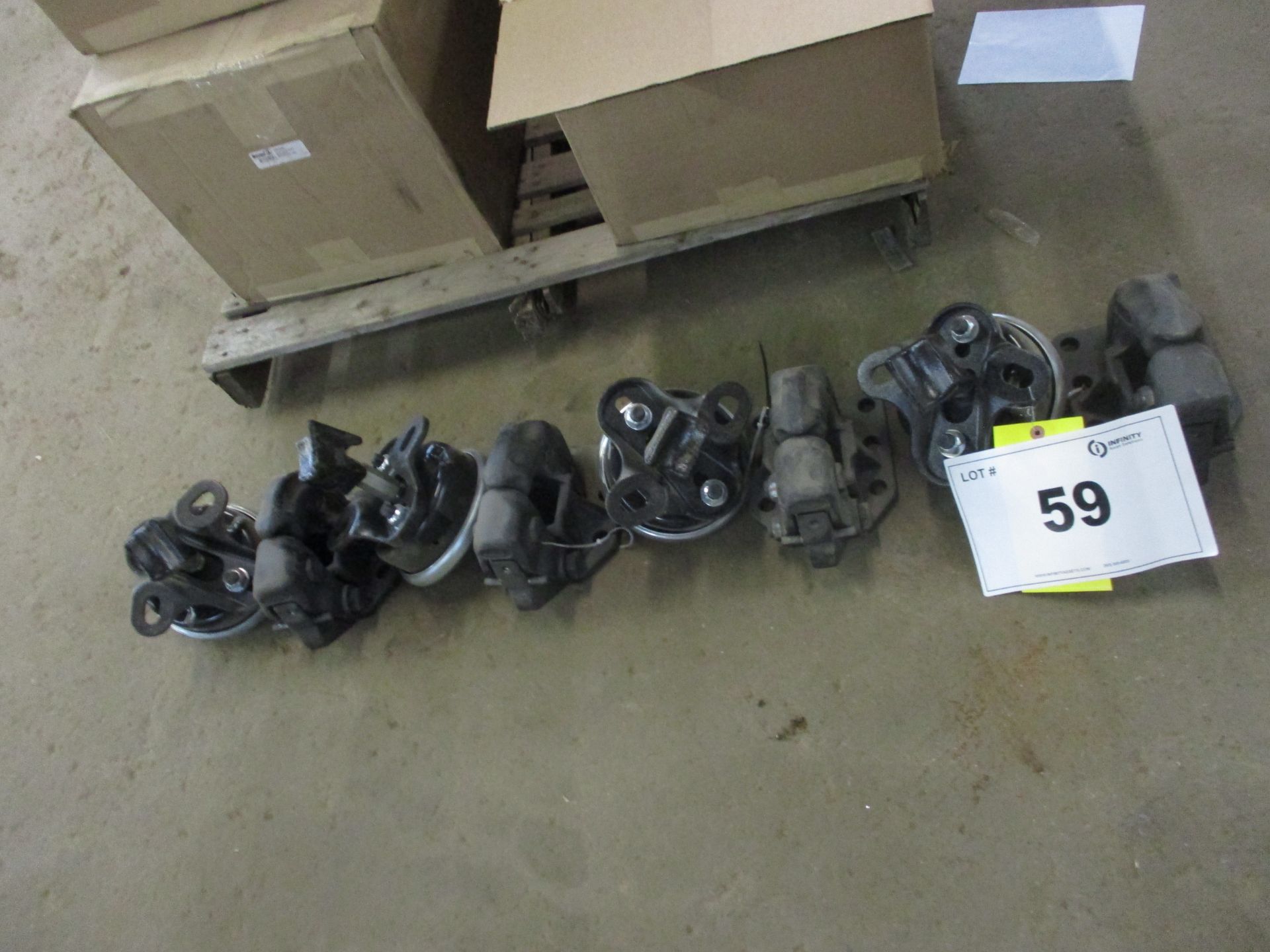 4PC HOLLAND PINTLE HOOK & 4PC AIR CHAMBER - Image 2 of 2