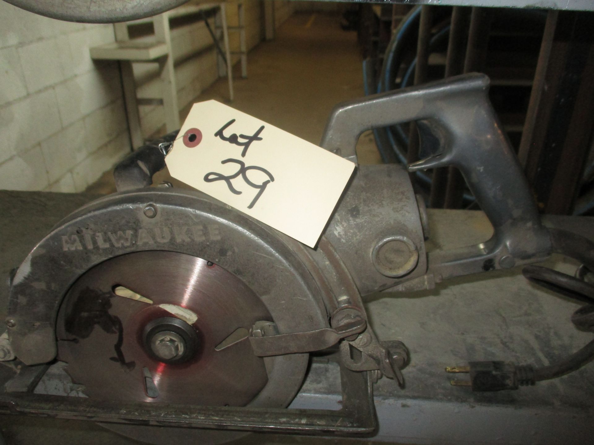 MILWAUKEE WORM GEAR DRIVEN CIRCULAR SAW