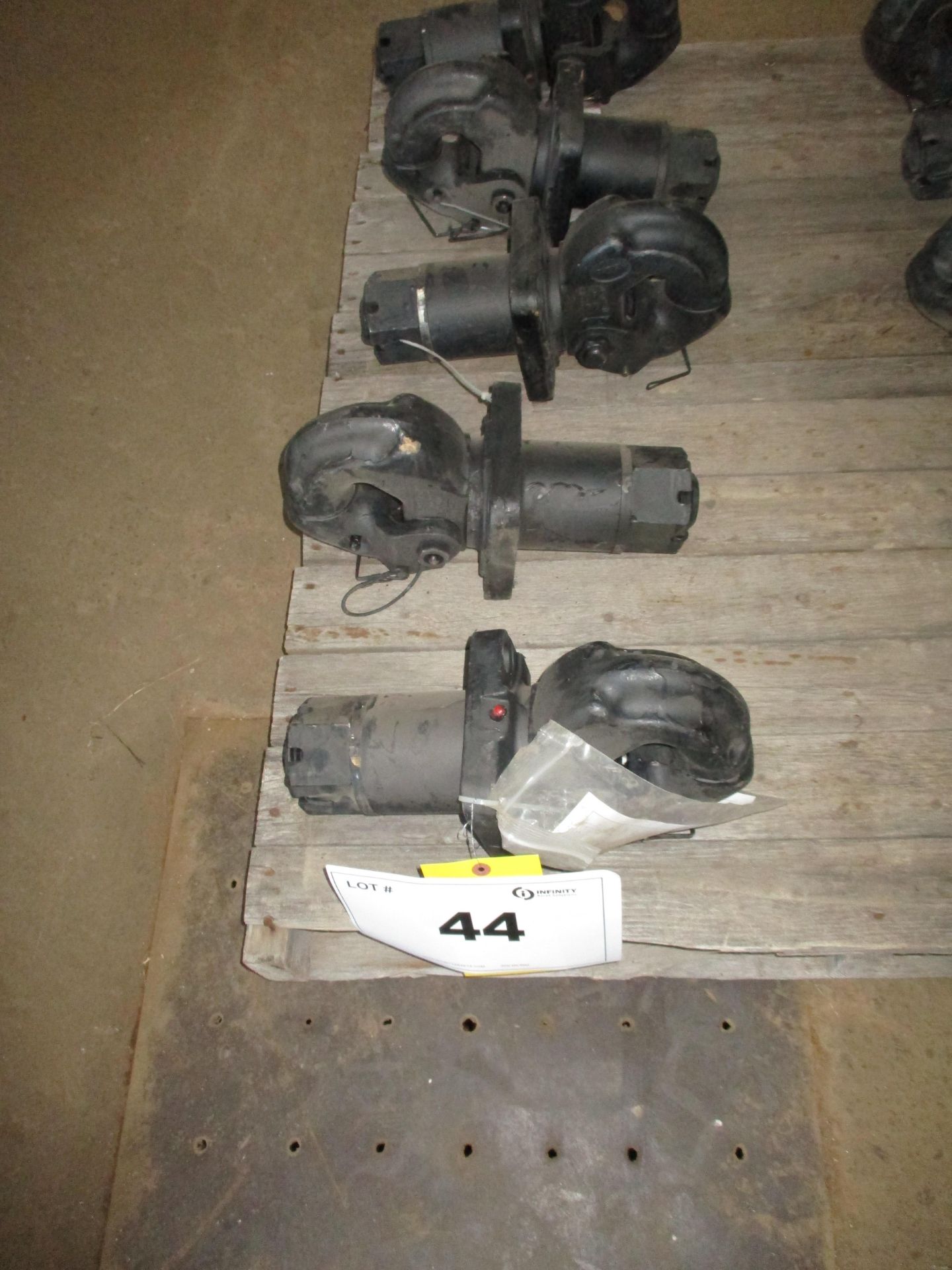 5PC HOLLAND COUPLING PRODUCTS 30 TON SWIVEL PINTLE HOOKS 30T - Image 2 of 2