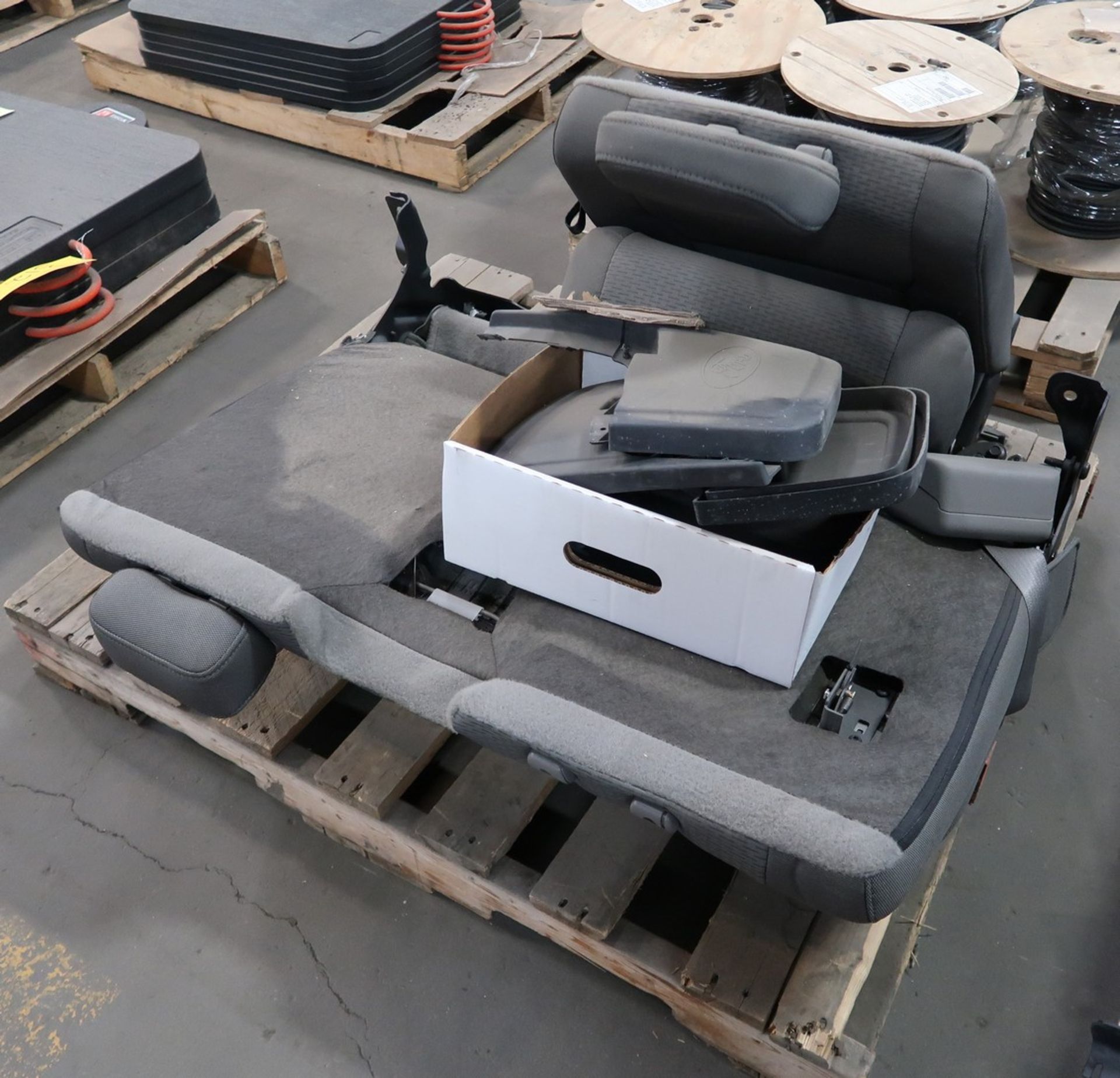 2 PALLETS OF AUTO TRUCK SEATS - Image 2 of 3