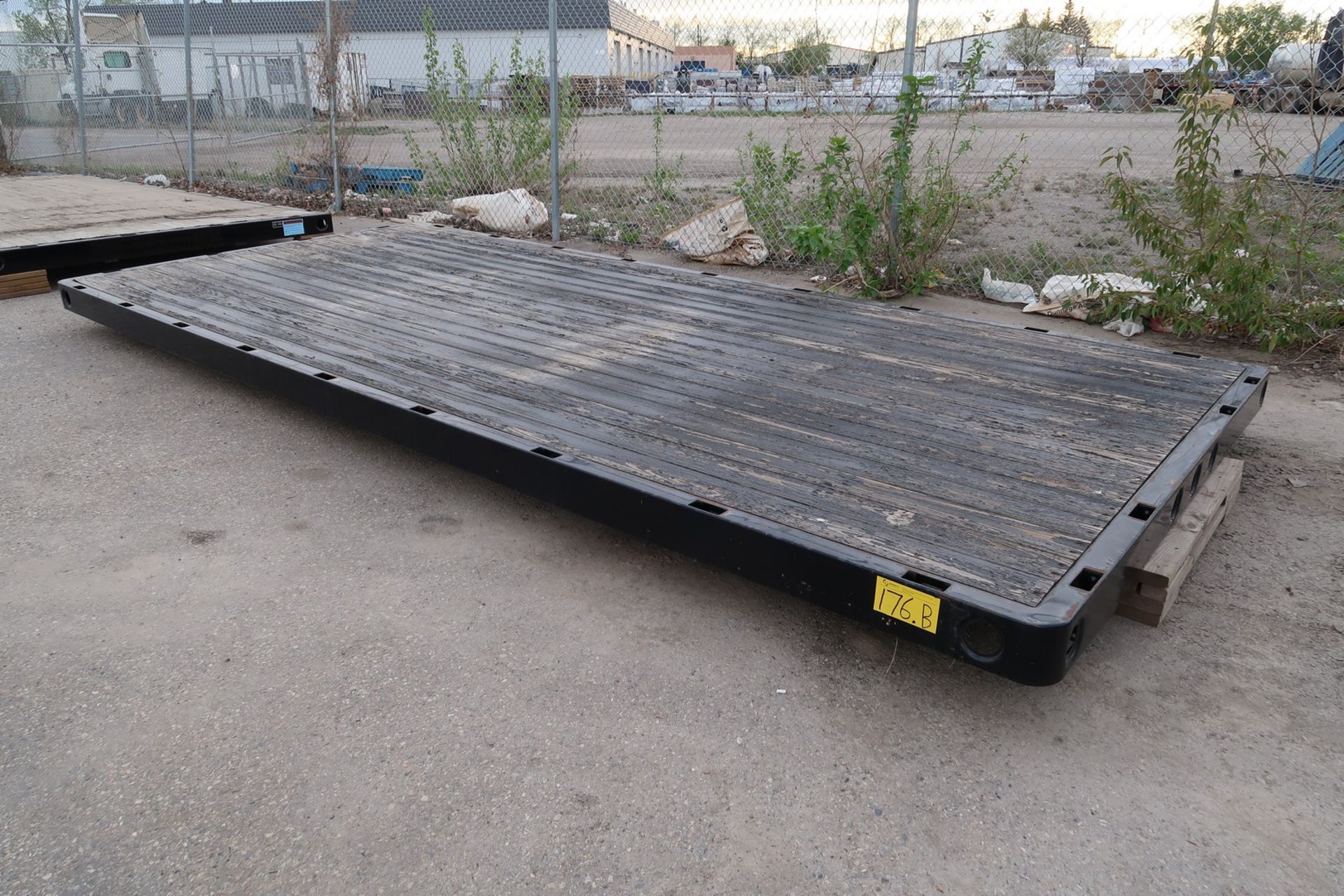 OMAHA STANDARD TRUCK FLAT DECK 18' WOOD DECK