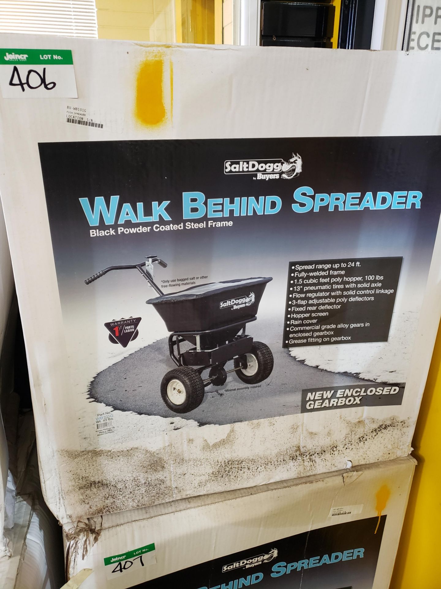 SALT DOGG WALK BEHIND SPREADER